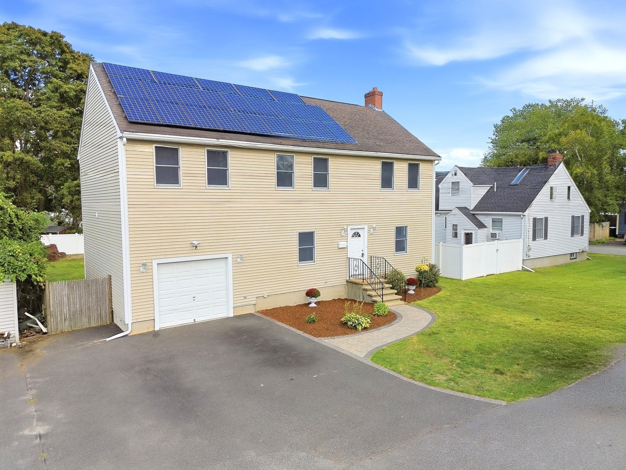 11 Sendick Rd, Woburn, MA 01801