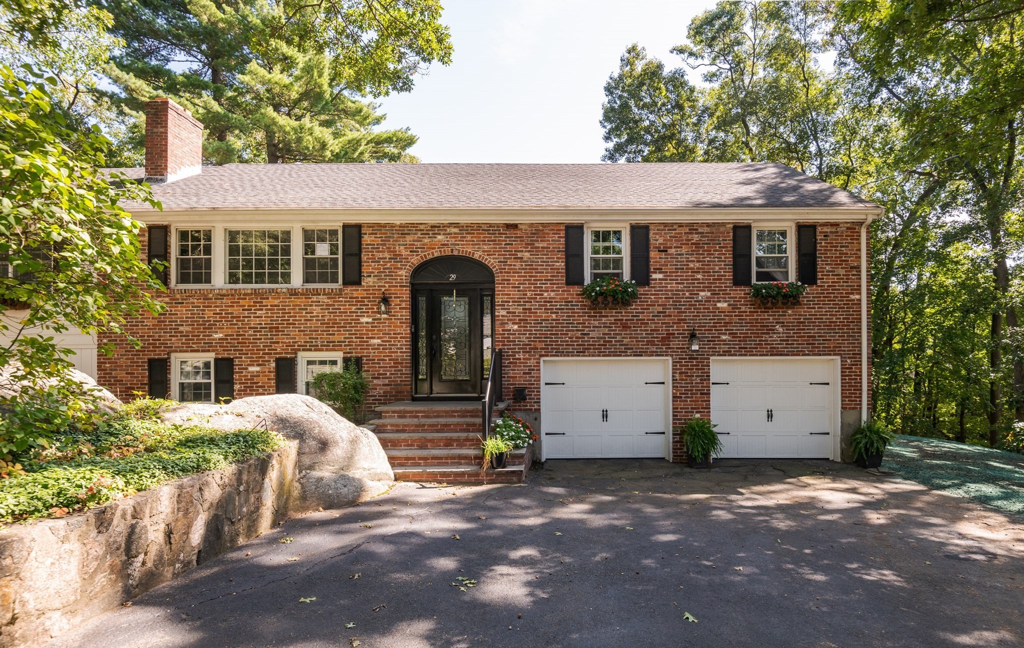 29 Doncaster Circle, Lynnfield, MA 01940