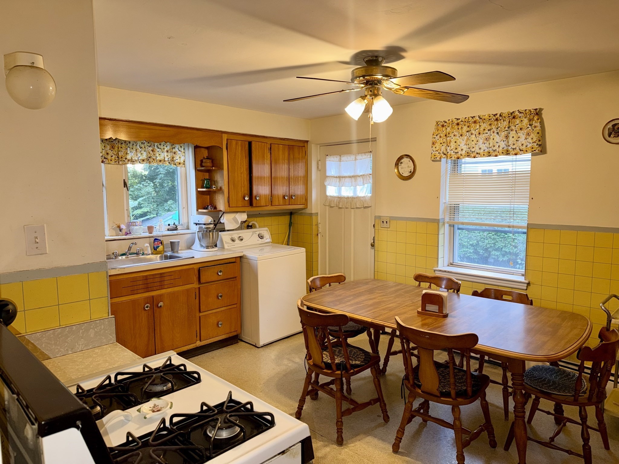 25 Lyons Ct, Watertown, MA 02472 - Image 13