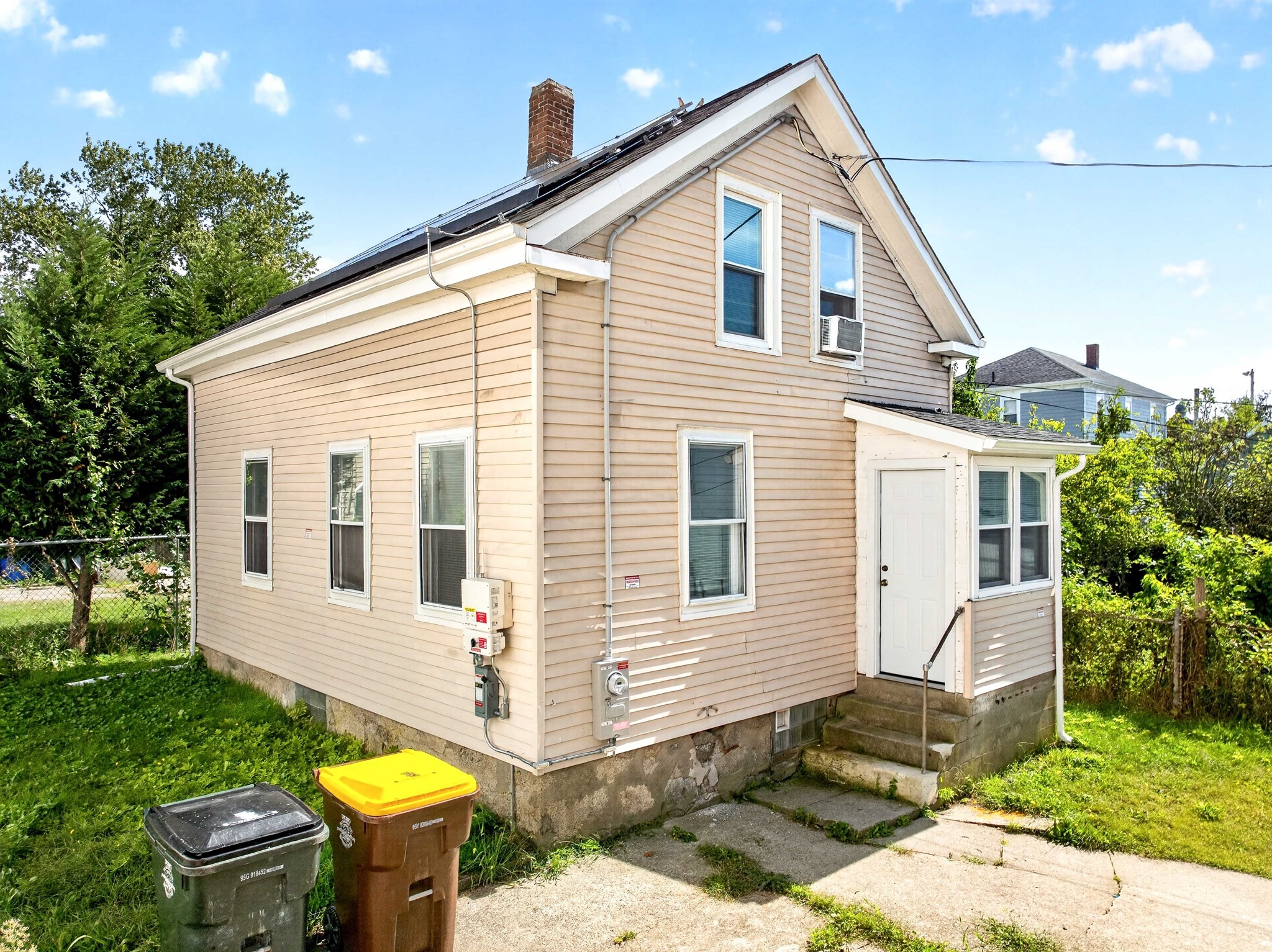 222 Albion St, Fall River, MA 02723