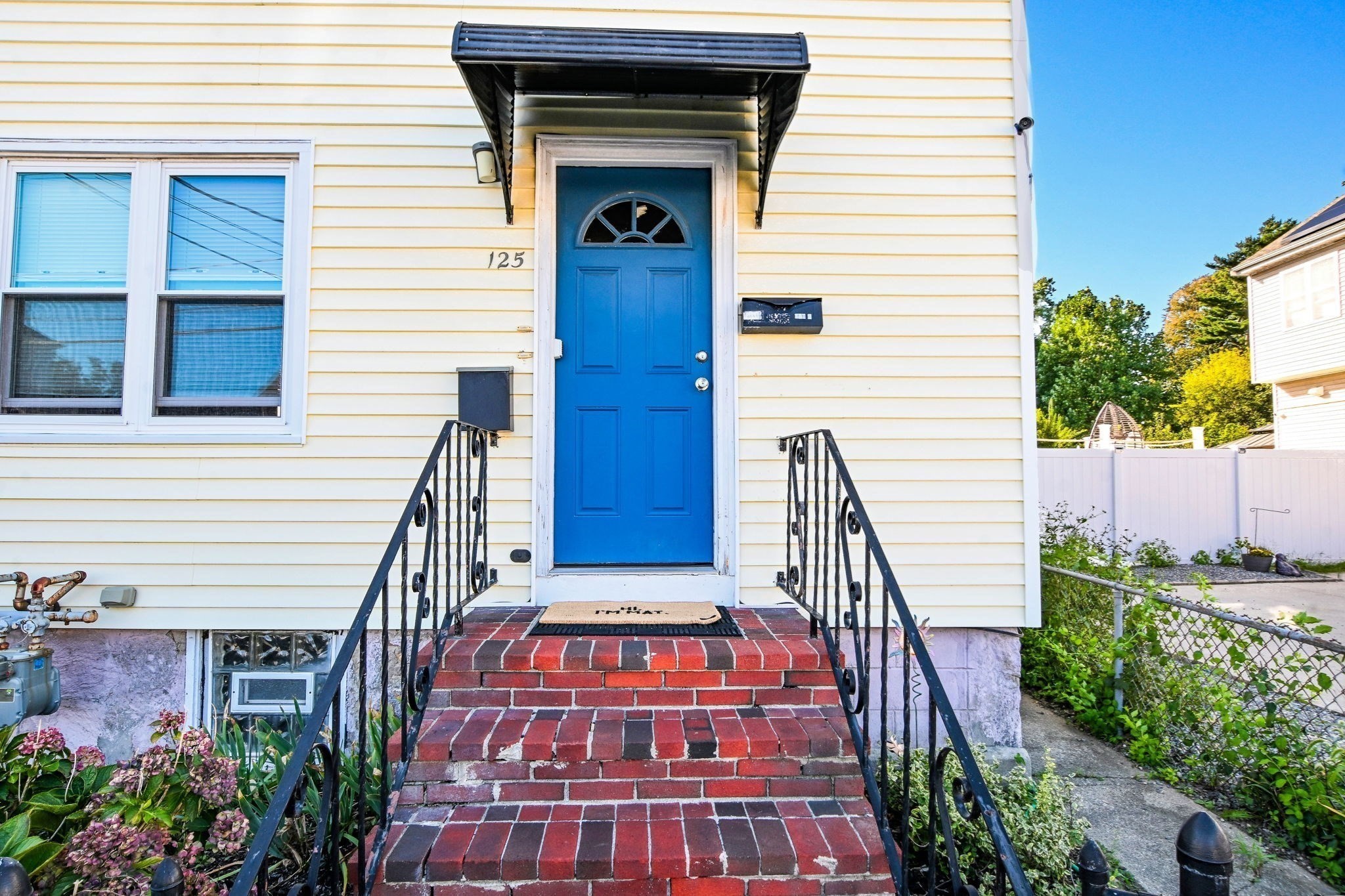 125 Field St, New Bedford, MA 02740