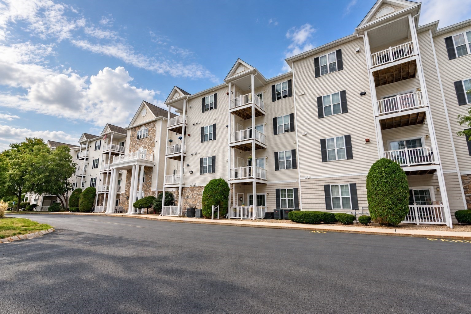 23 Hampshire Rd Unit 113, Methuen, MA 01844