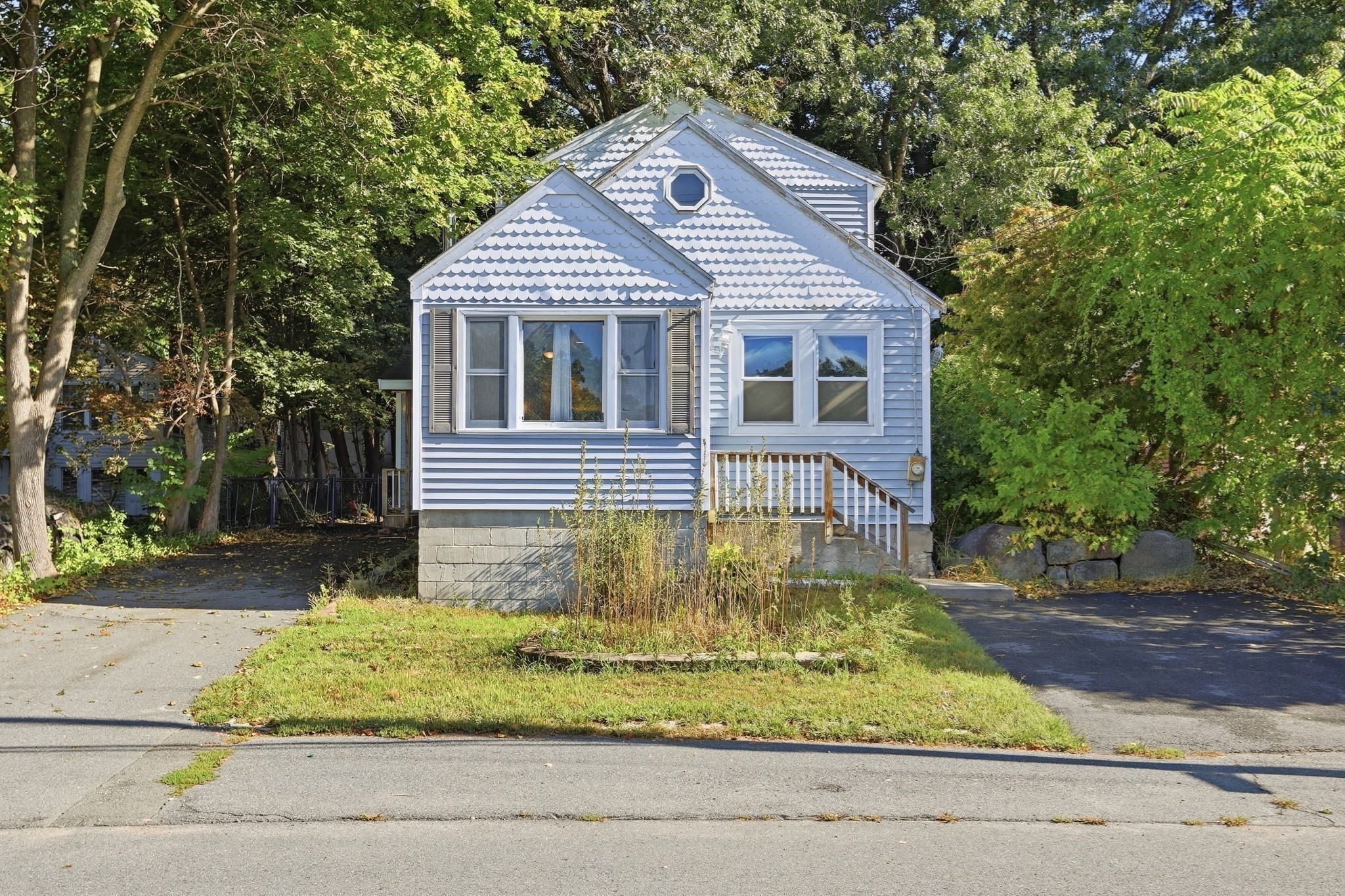 141 Long Pond Dr, Dracut, MA 01826