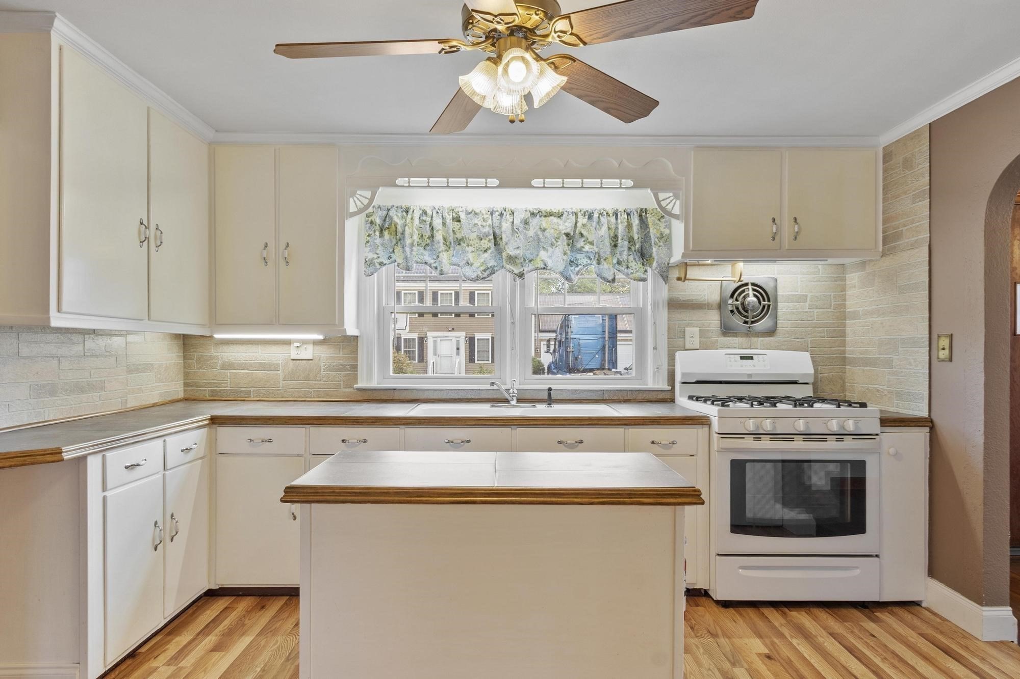 173 Tenth St, Leominster, MA 01453 - Image 12