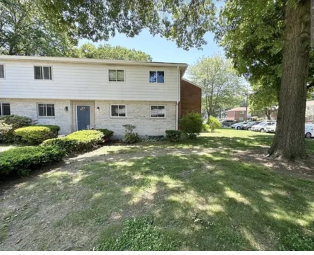 205 Bishop Dr Unit 205, Framingham, MA 01702