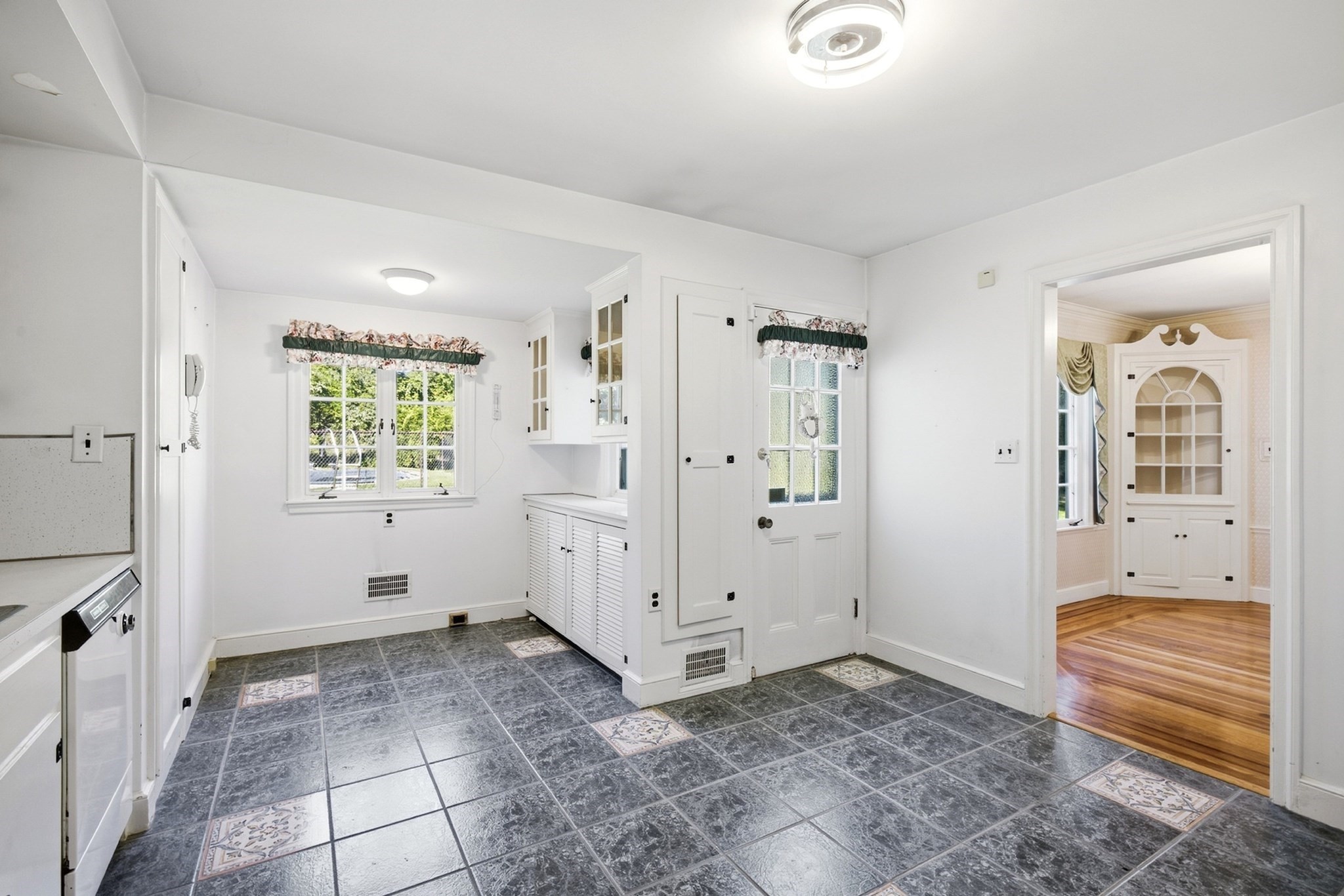 35 Forest Street, Stoneham, MA 02180 - Image 11