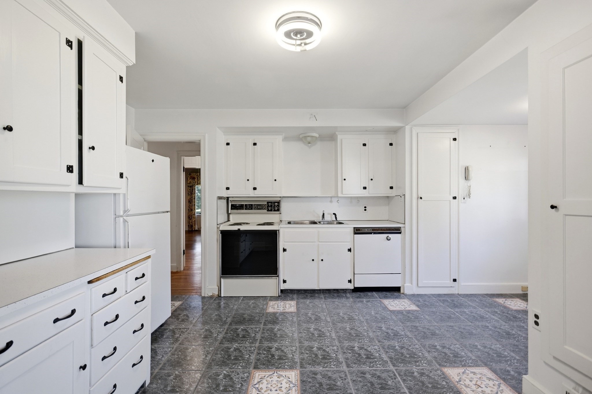 35 Forest Street, Stoneham, MA 02180 - Image 12