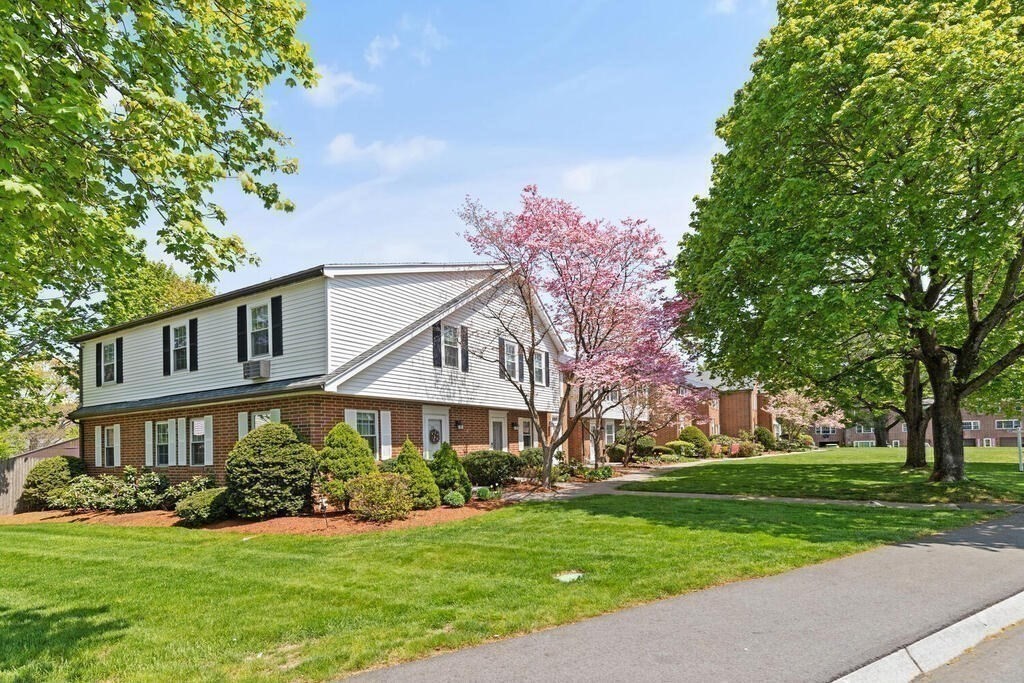 72 E Water St Unit 72, North Andover, MA 01845