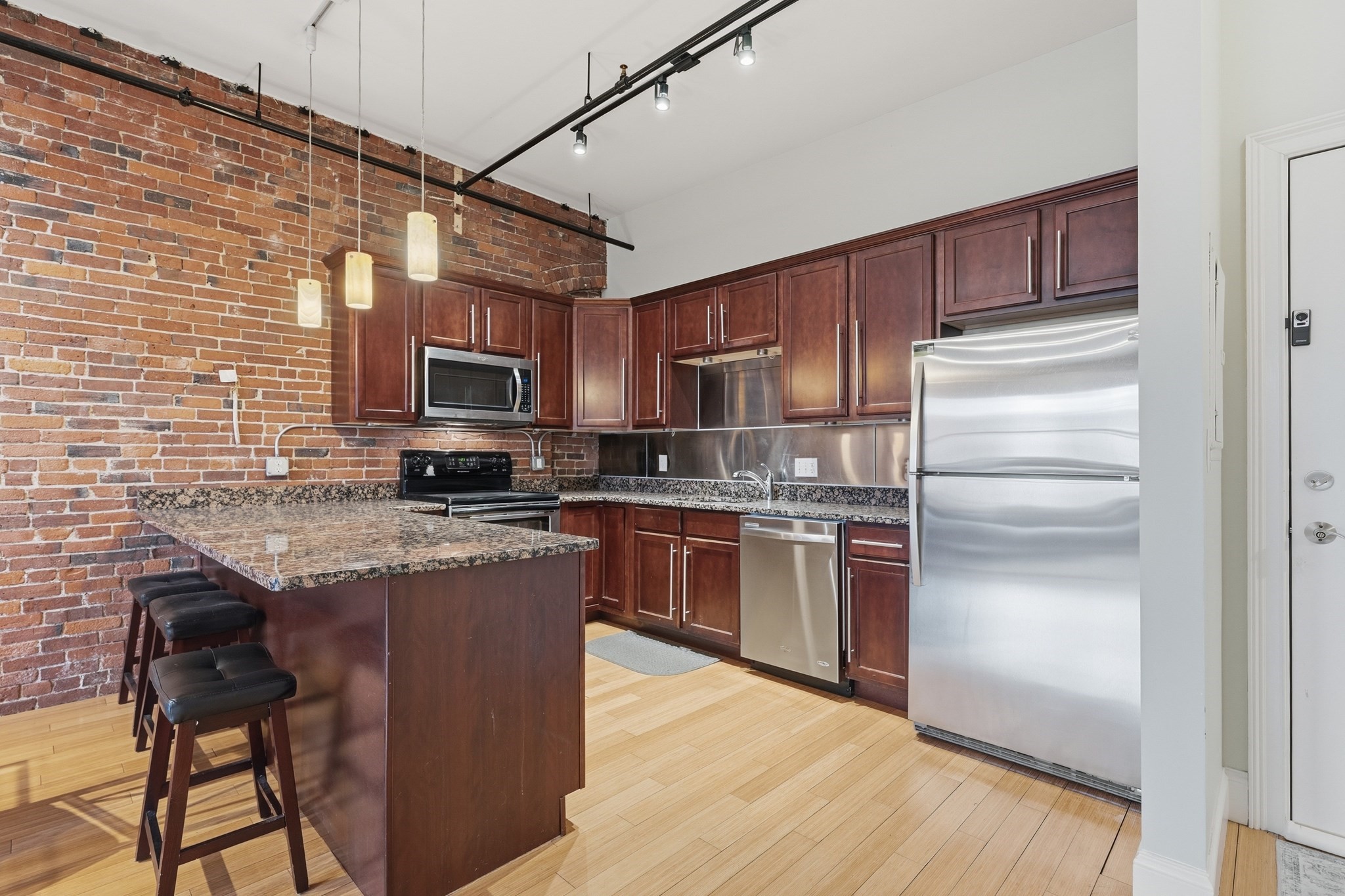 61 Market St Unit 3A, Lowell, MA 01852