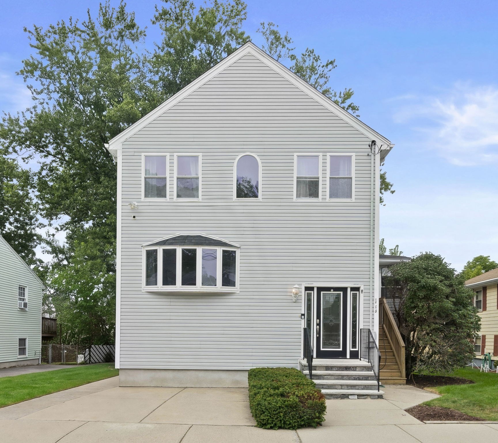 113 New Haven St, Boston - West Roxbury, MA 02132