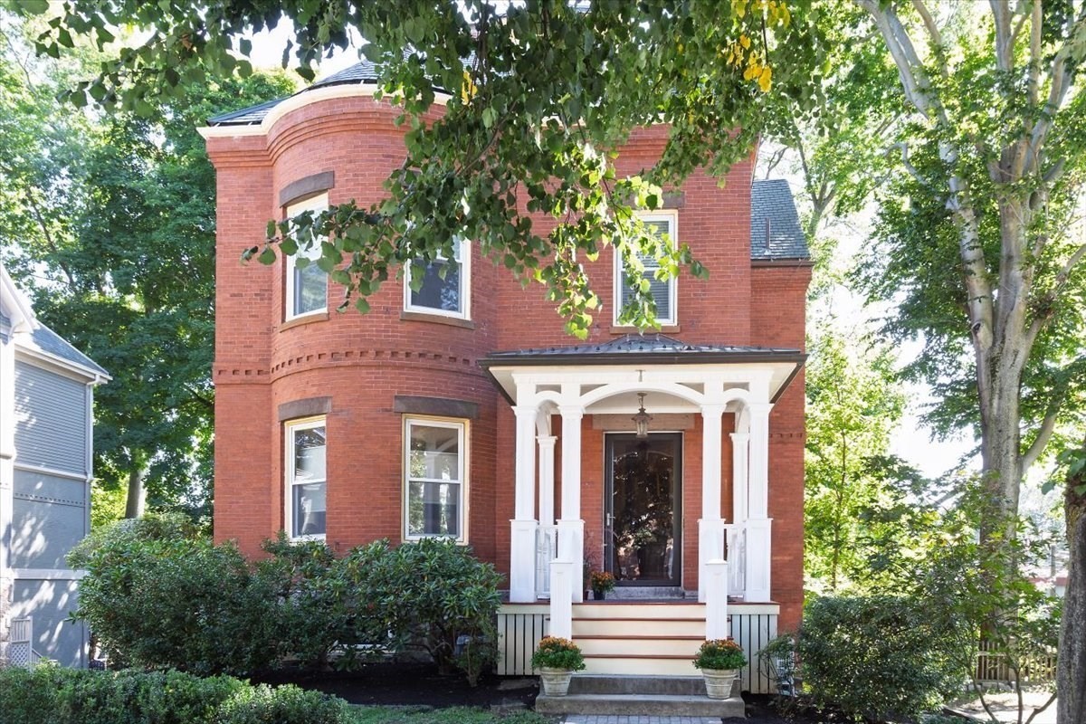 16 Kent Sq. Unit 2, Brookline, MA 02446