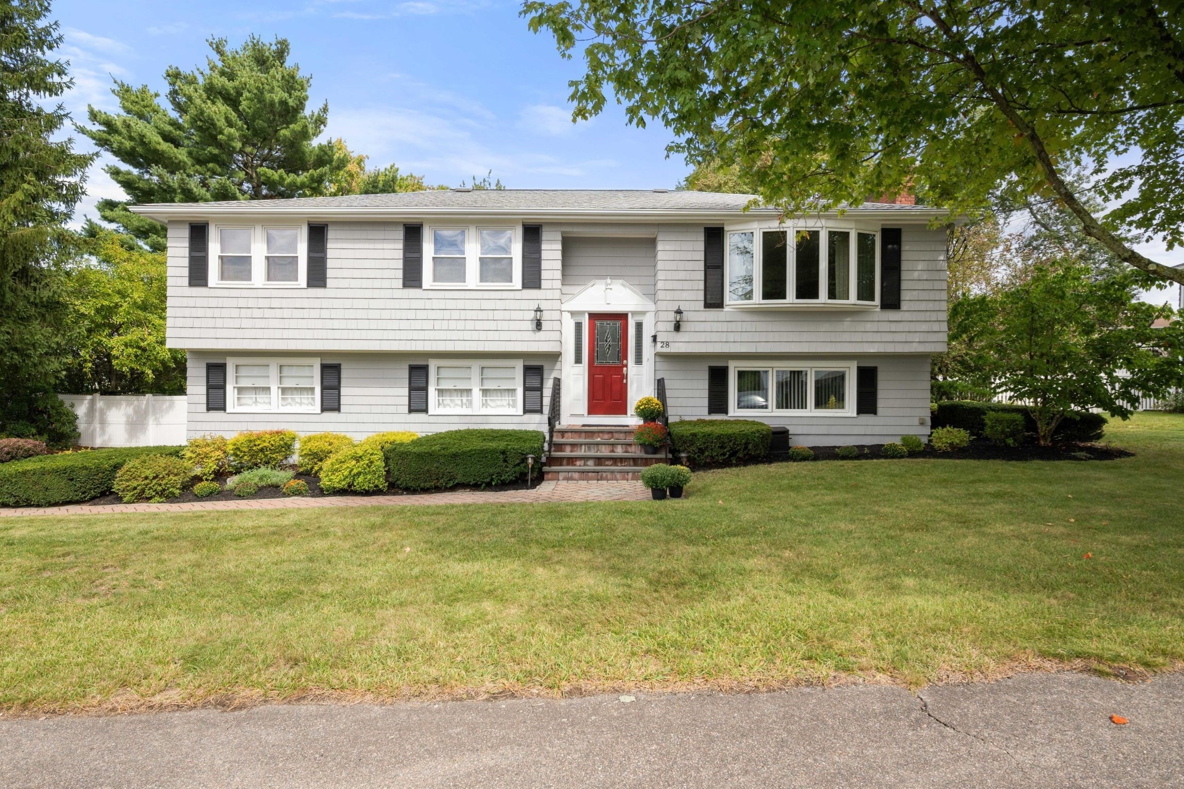 28 Evergreen Avenue, Braintree, MA 02184