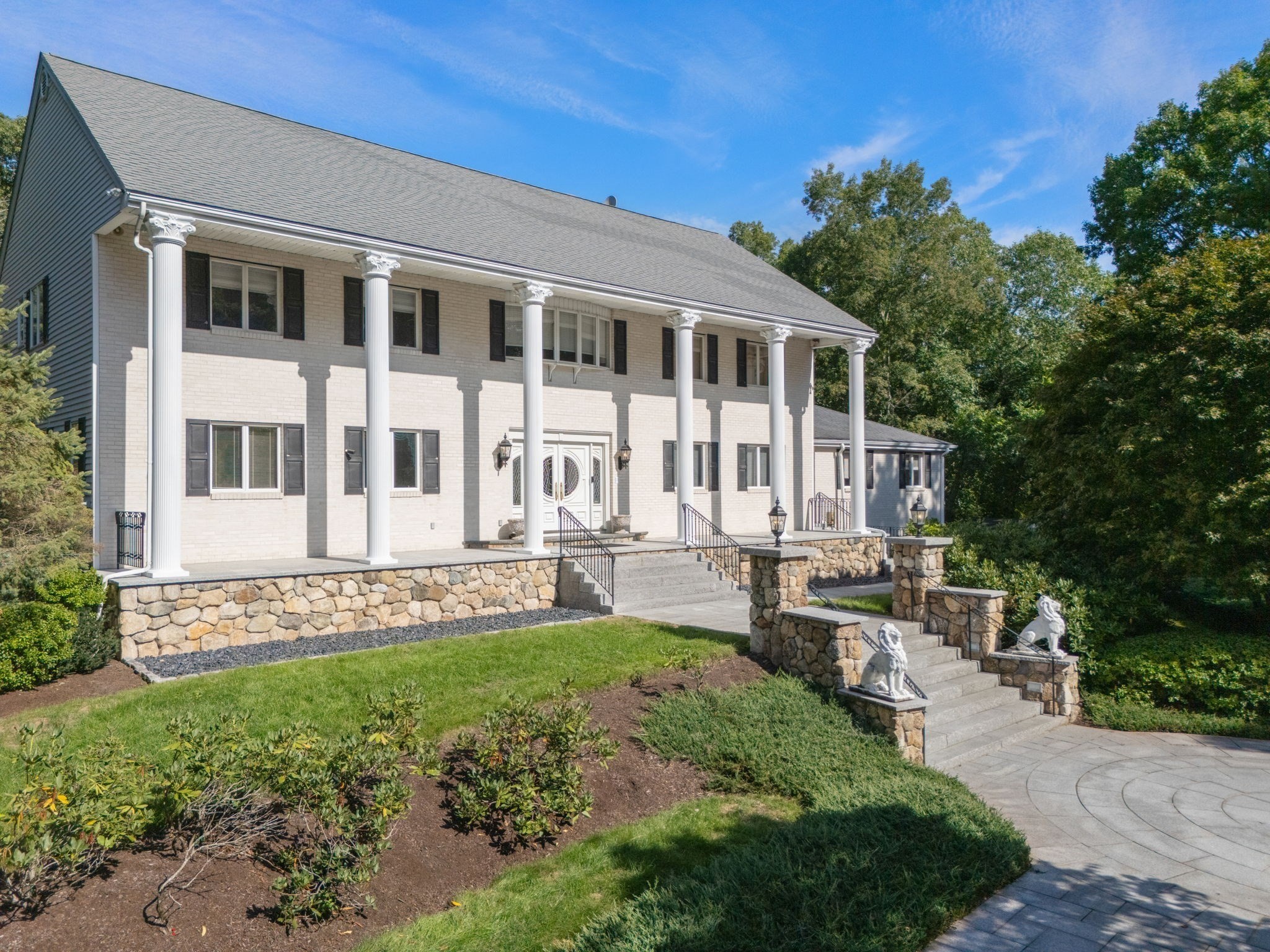 14 Grand Hill Dr, Dover, MA 02030