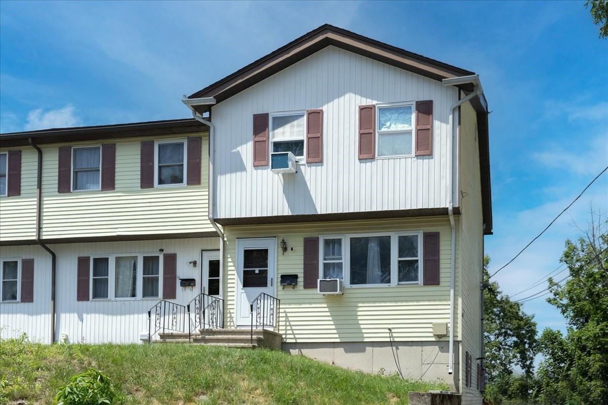 47 Kent St Unit A, Lawrence, MA 01843 - Image 2