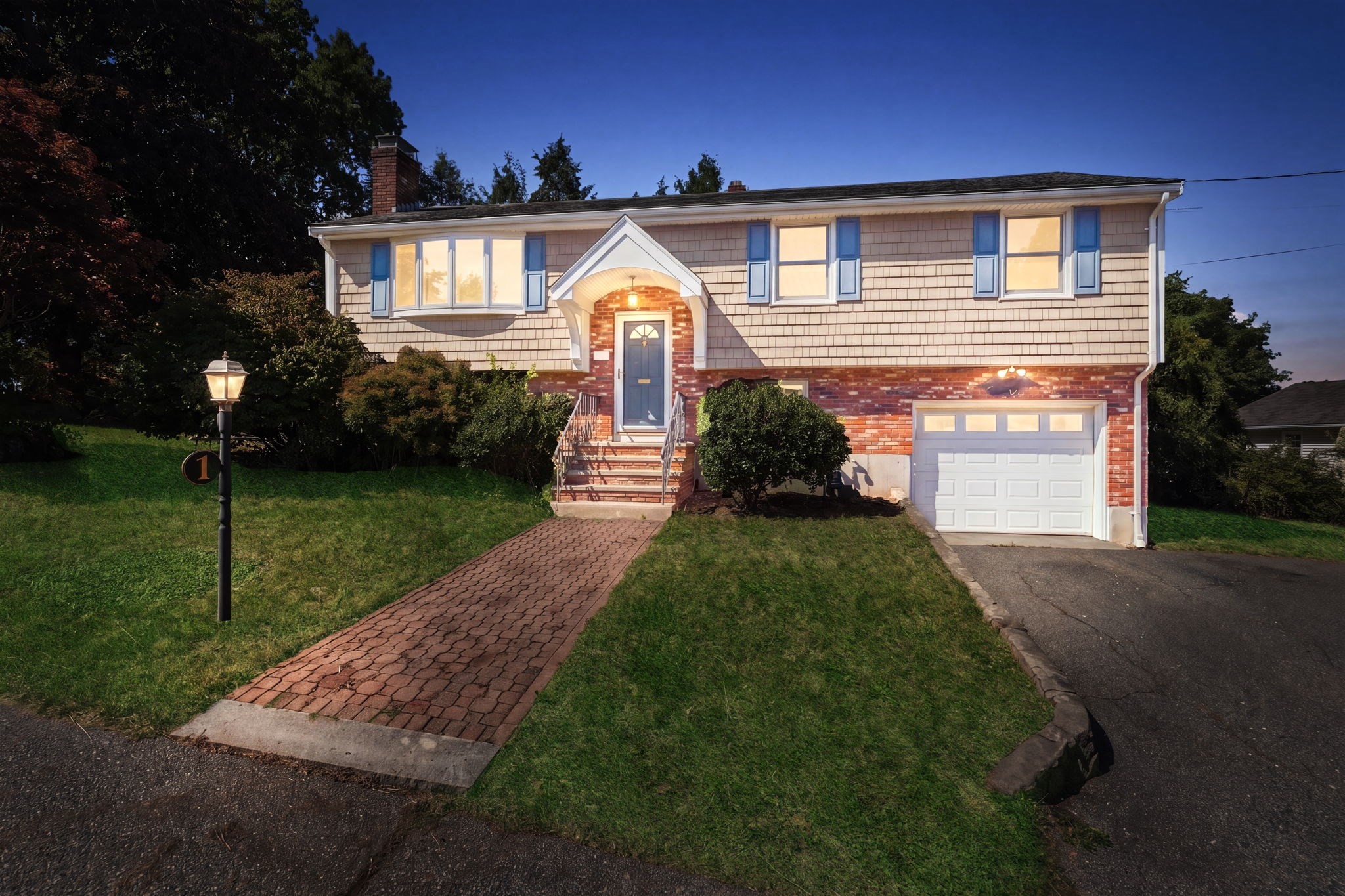 1 Lisa Drive, Woburn, MA 01801
