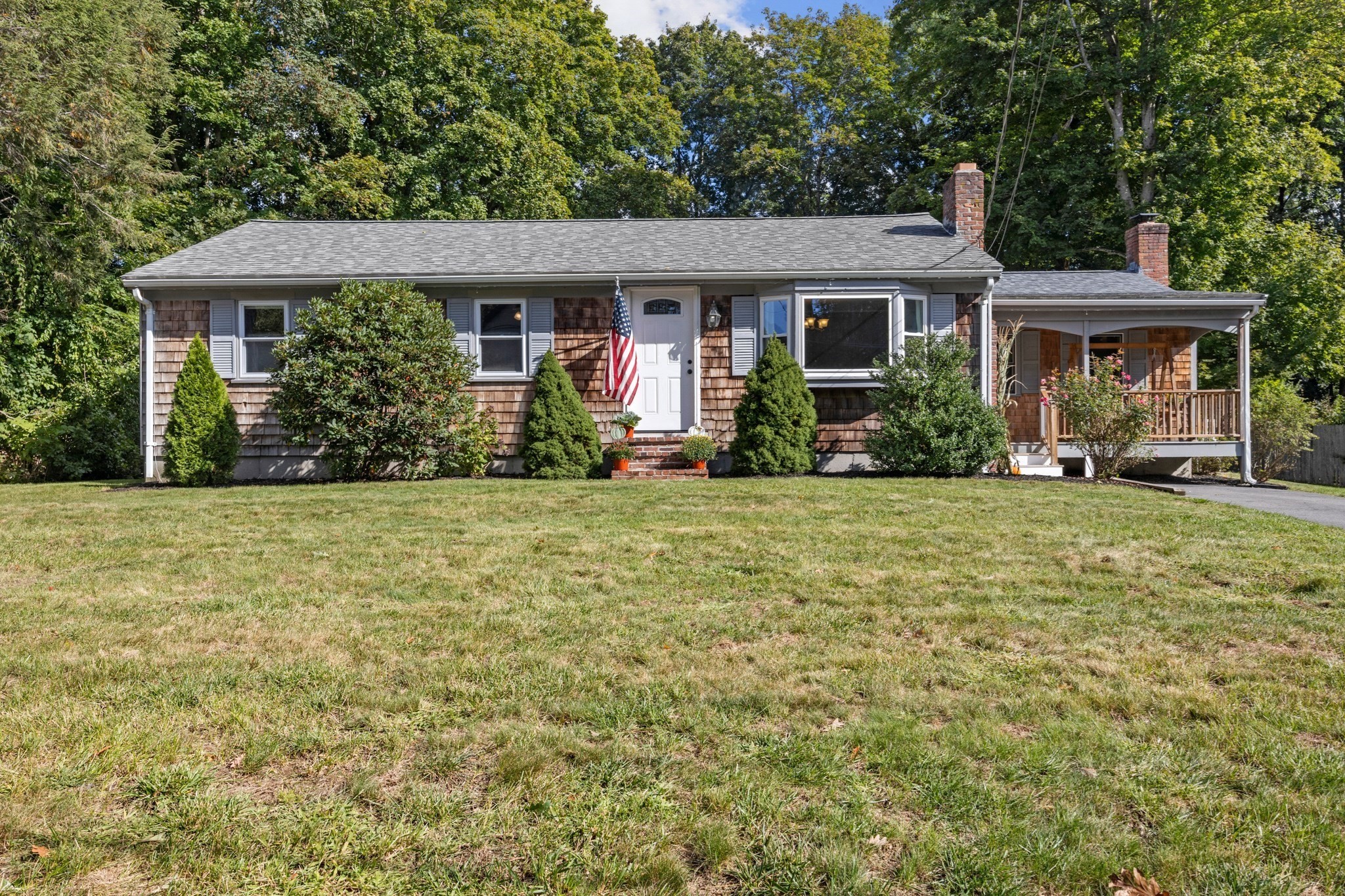40 Lane St, Middleboro, MA 02346