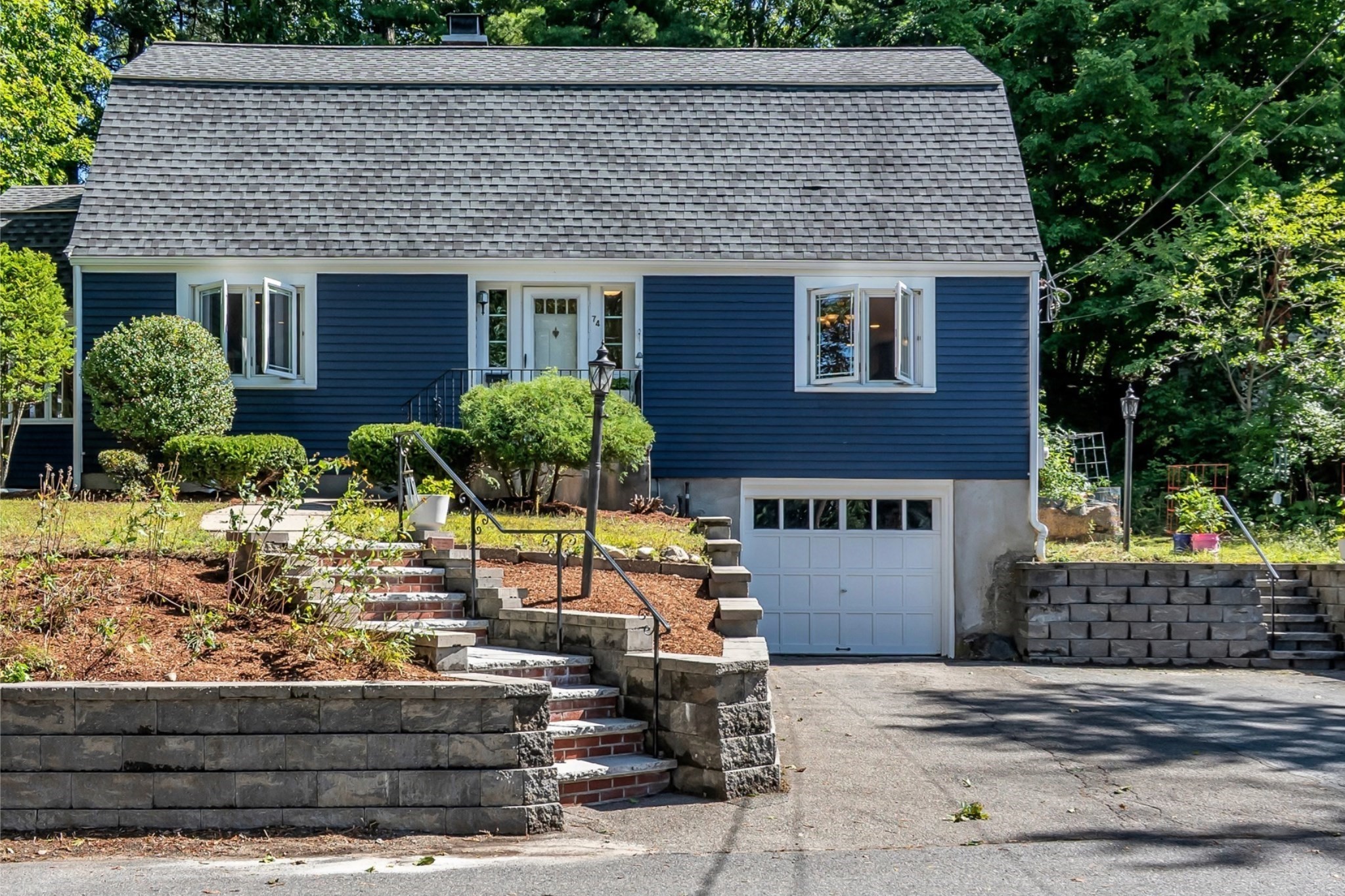74 Fletcher Rd, Woburn, MA 01801