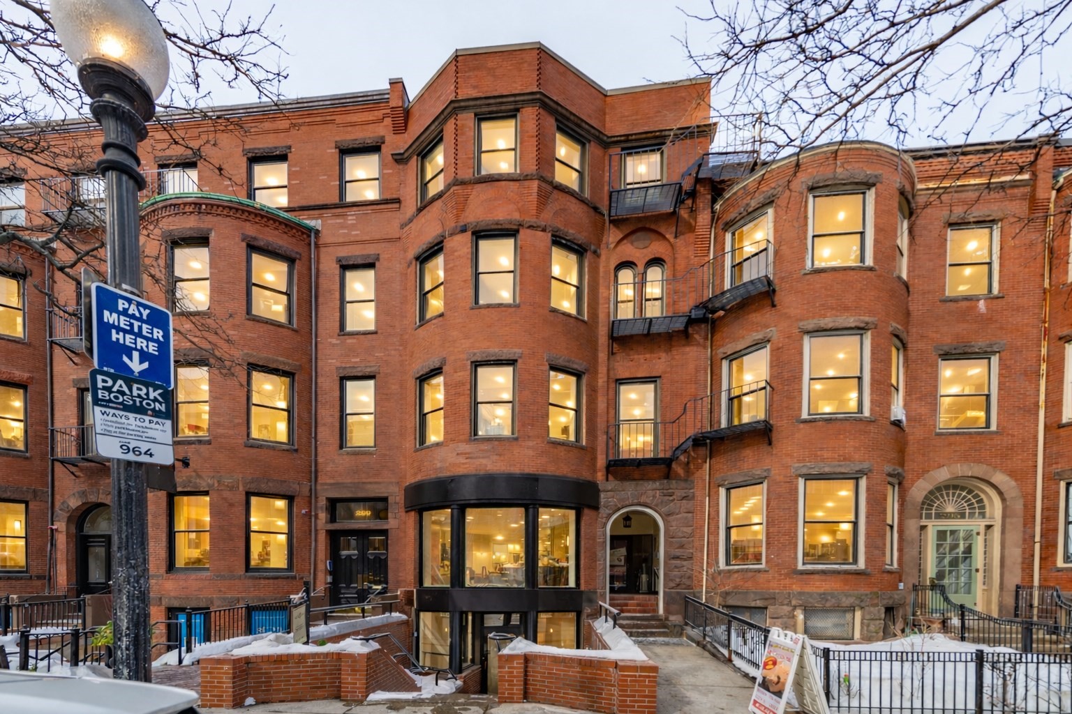 297 Newbury St, Back Bay, Boston, MA 02115