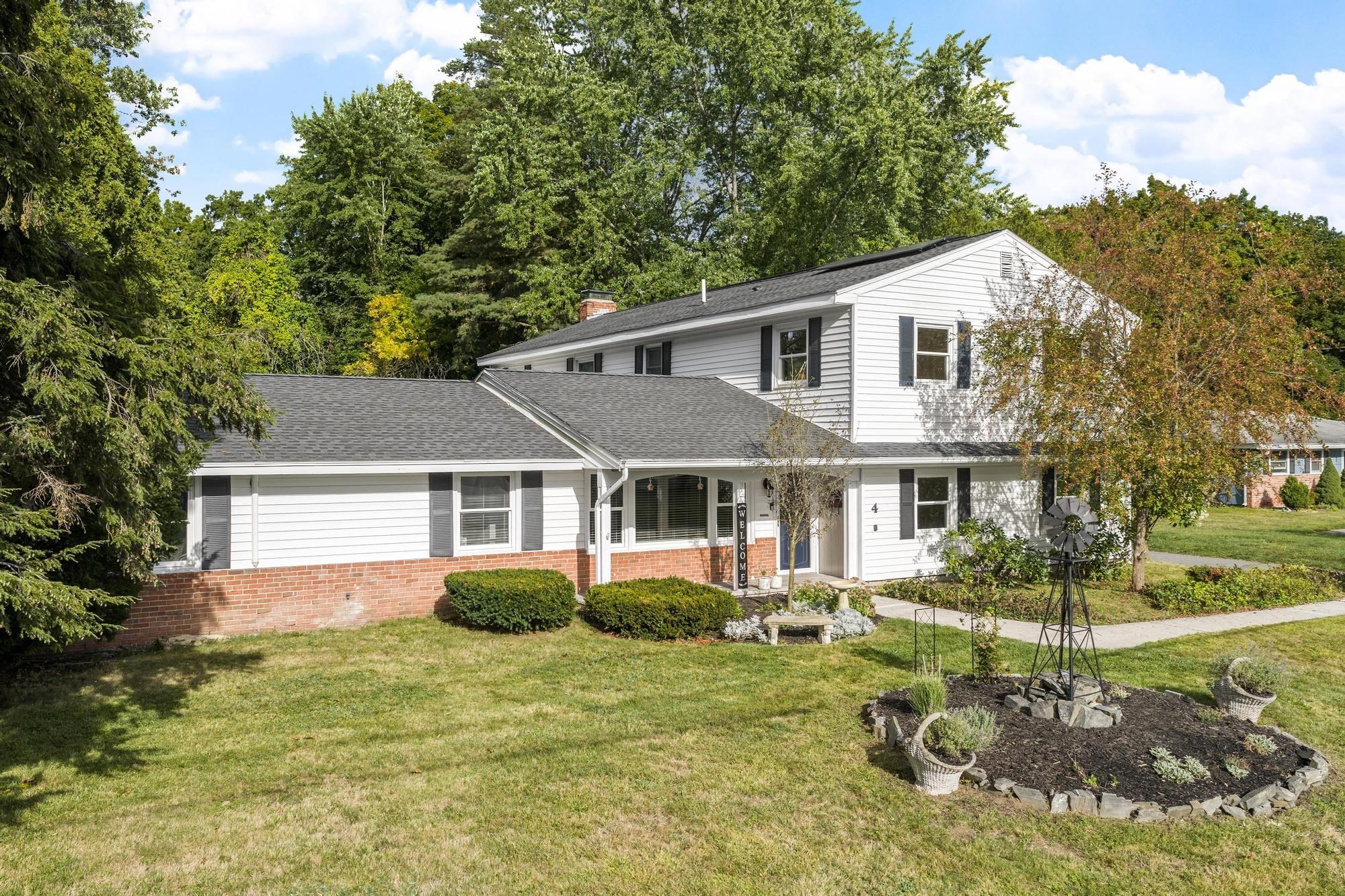 4 Derringer Rd, Chelmsford, MA 01824