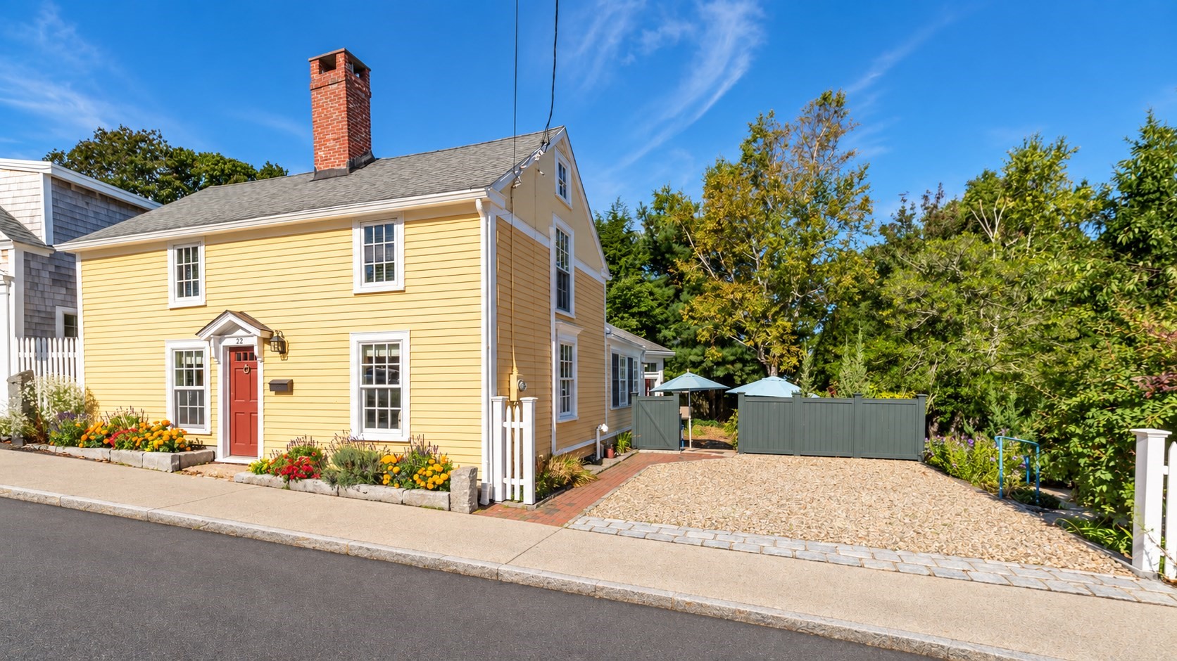22 High St, Rockport, MA 01966