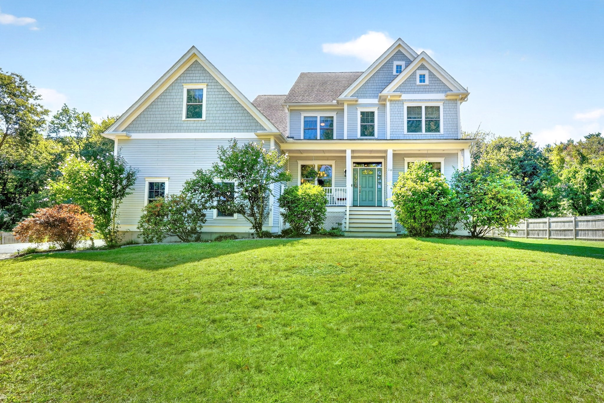10 Dudley Rd, Bedford, MA 01730