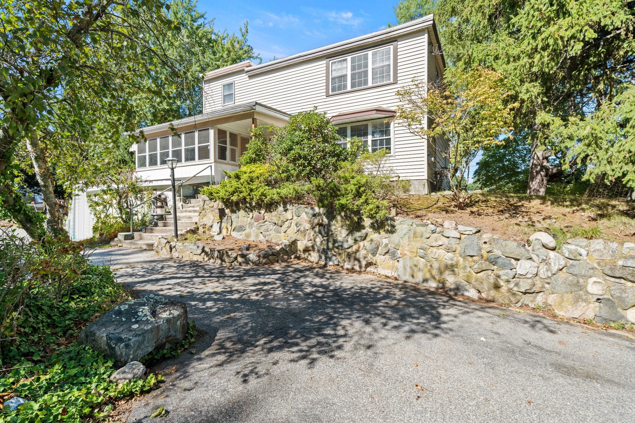 52 Forest Park Rd, Woburn, MA 01801