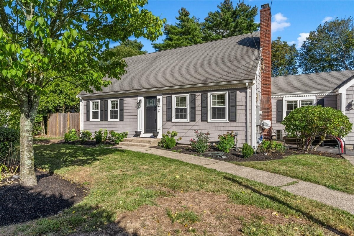 33 Century Rd, Weymouth, MA 02190