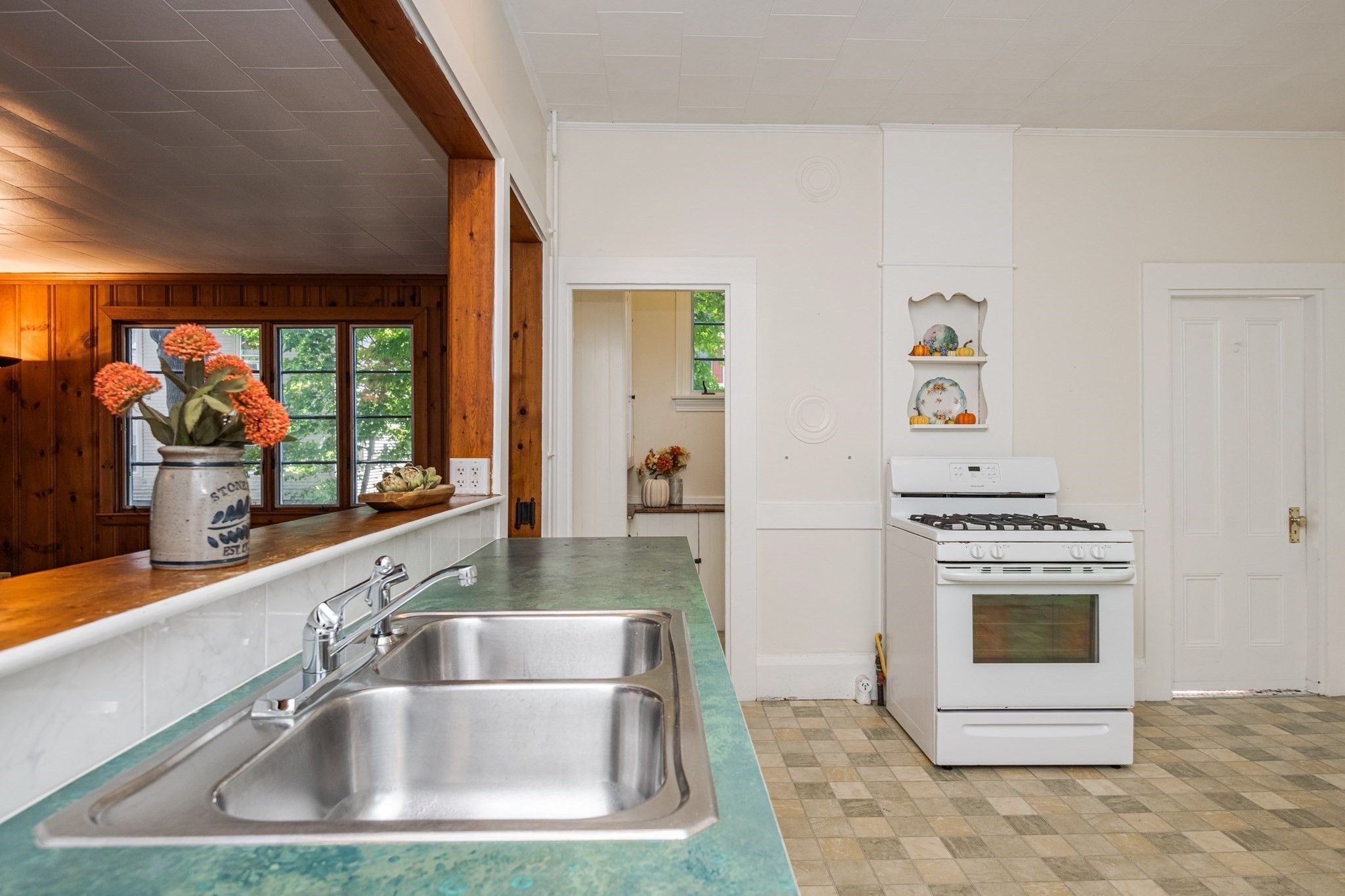 36 Warren Street, Stoneham, MA 02180 - Image 17
