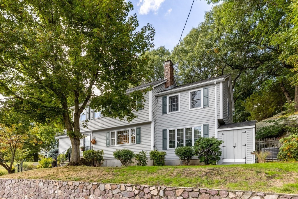 2 Rosemary Ave, Wakefield, MA 01880