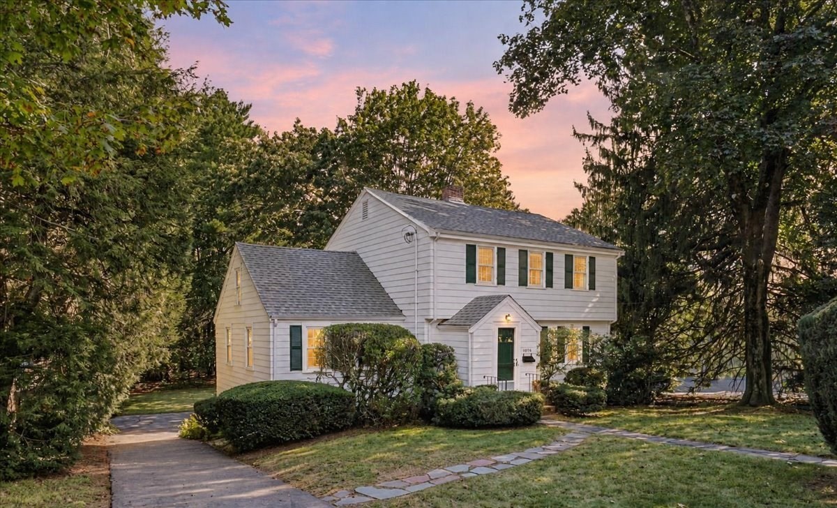 1036 High St, Westwood, MA 02090