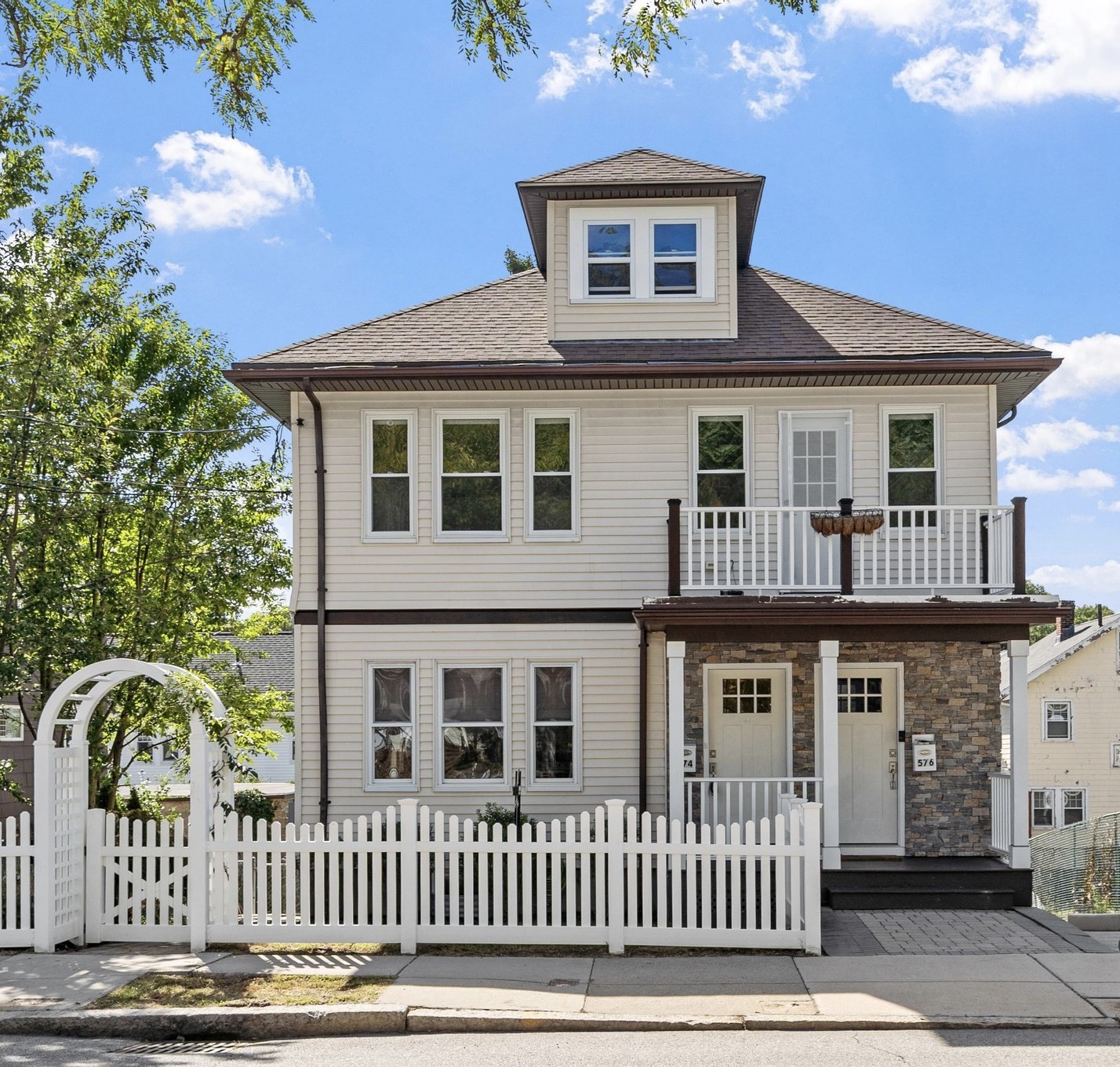 574 Lagrange St Unit 574, West Roxbury, Boston, MA 02132