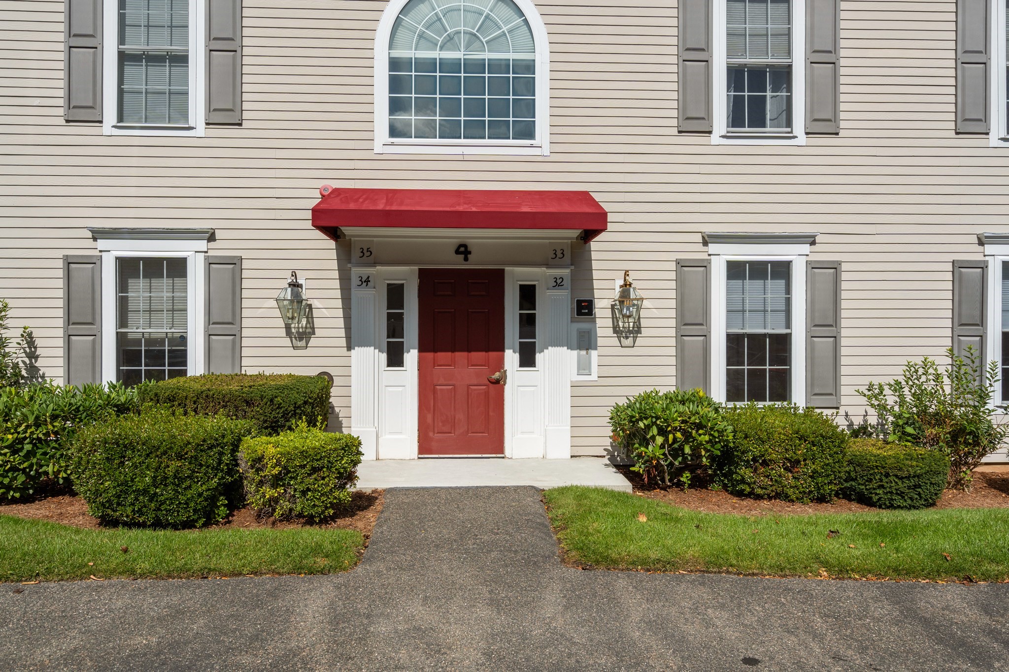 36 Cambridge Road Unit 32, Woburn, MA 01801