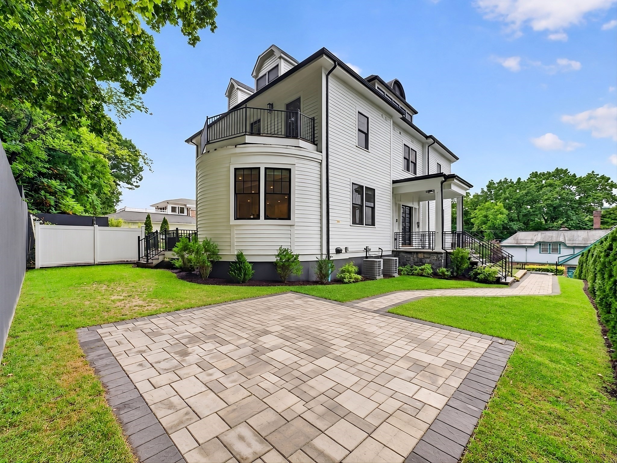 261 Tappan St Unit 1, Brookline, MA 02445