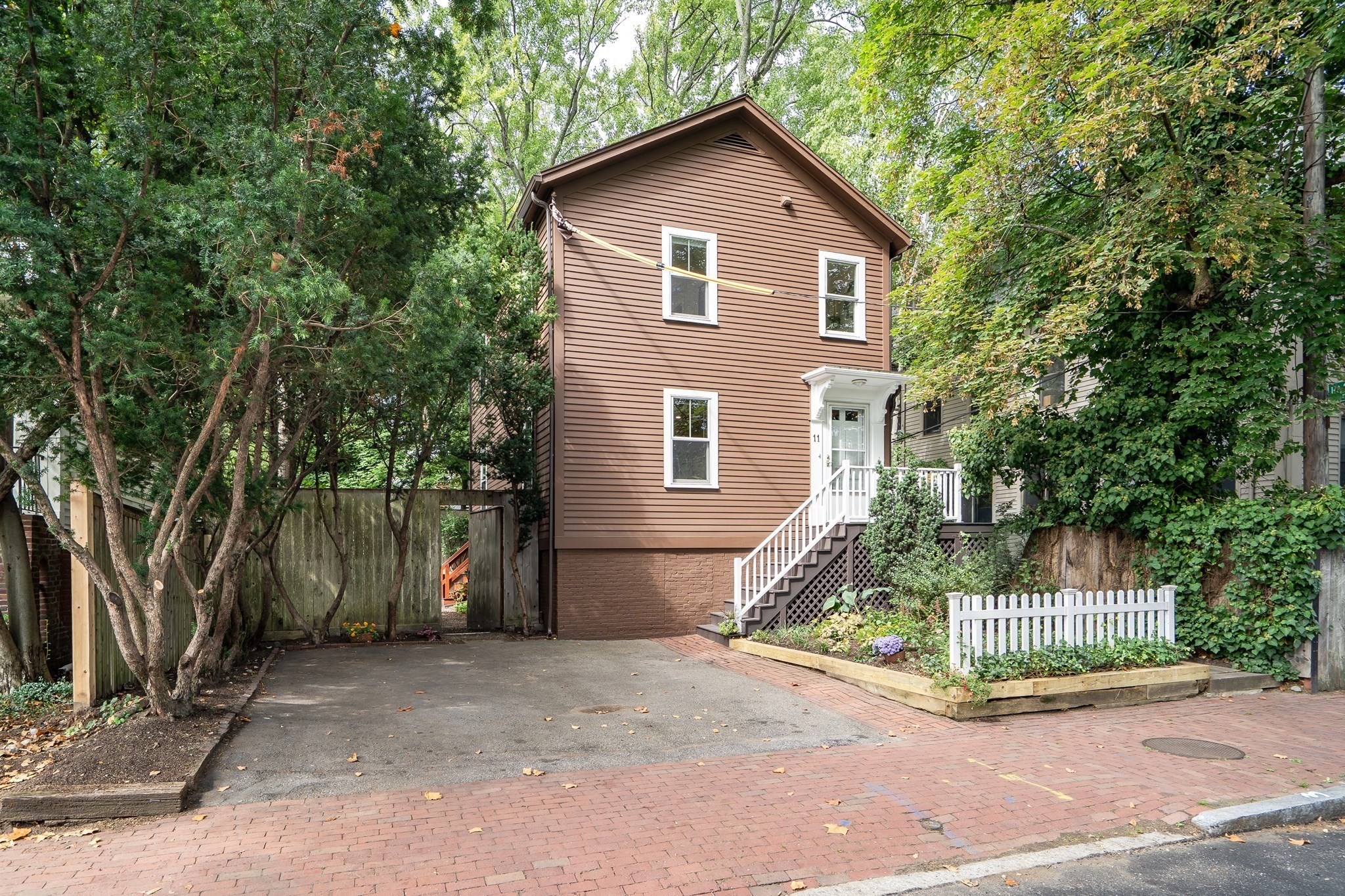 11 Sparks Street, Cambridge, MA 02140