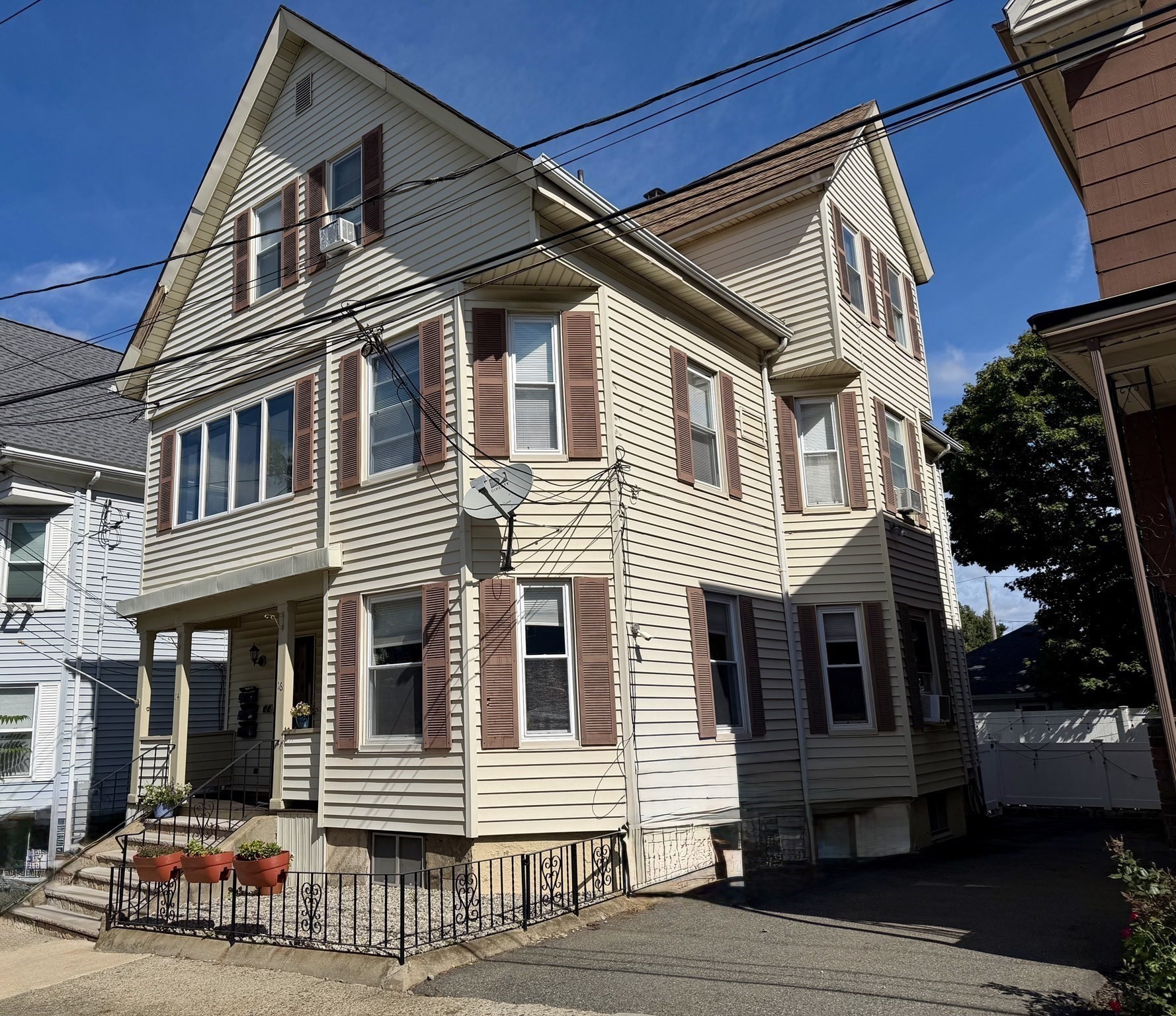 14 Sumner Ave, Medford, MA 02155