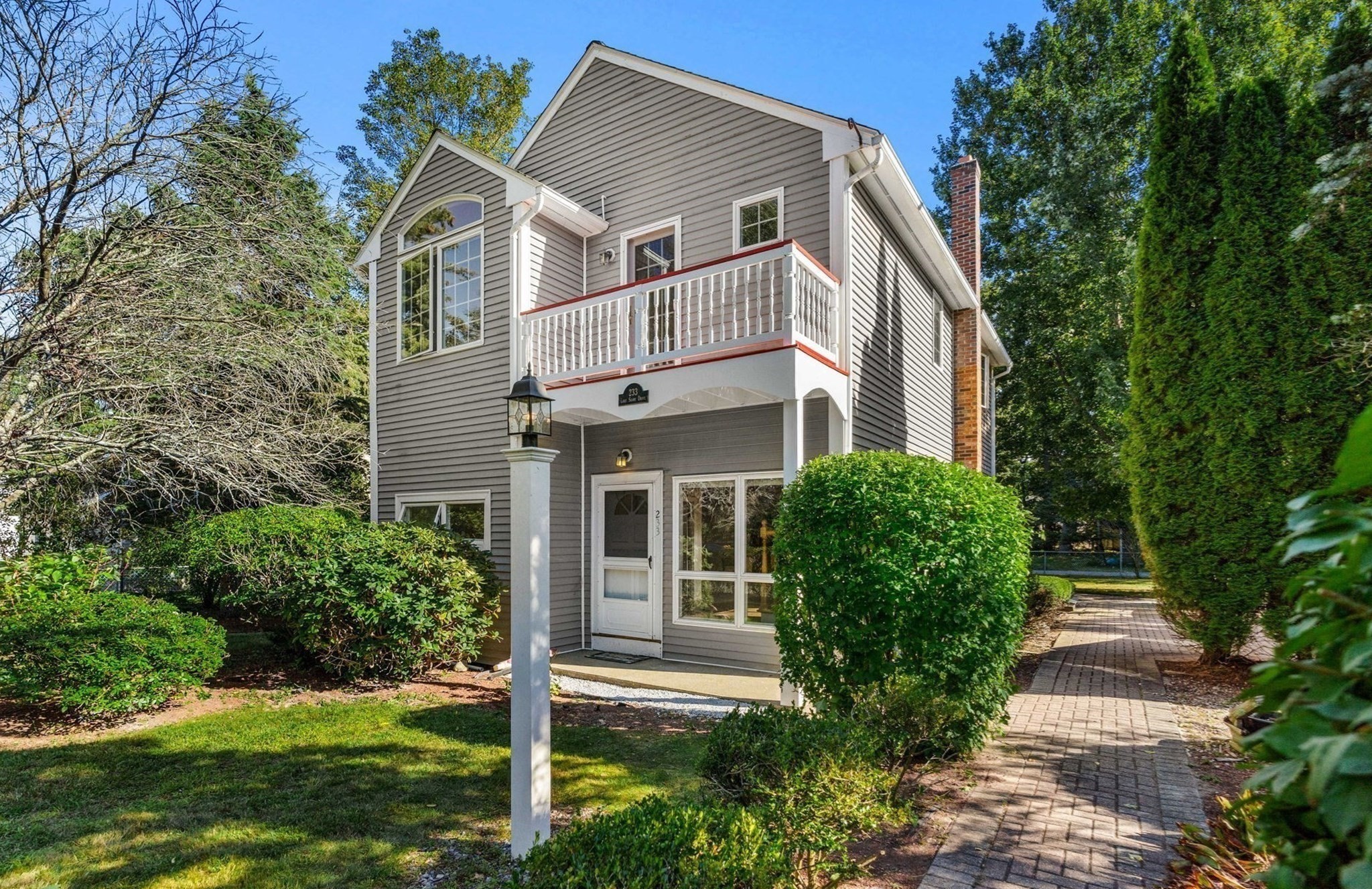 233 Lakeshore Dr, Wayland, MA 01778
