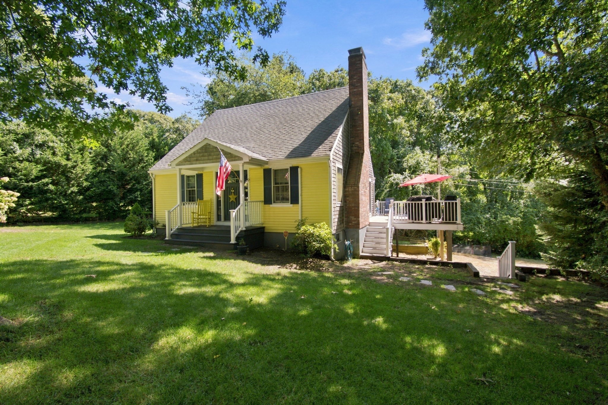 9 Follins Pond Rd, Dennis, MA 02638