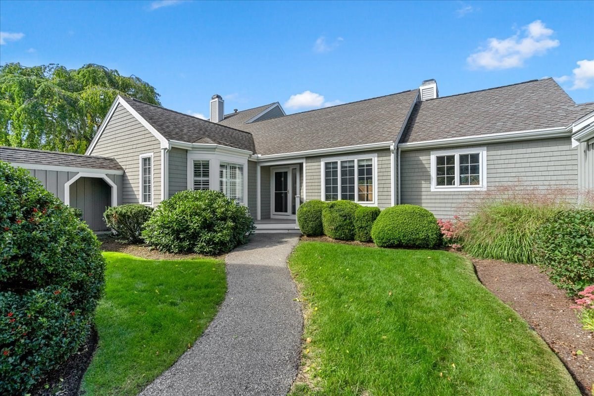 10 Floret Cir Unit 10, Hingham, MA 02043