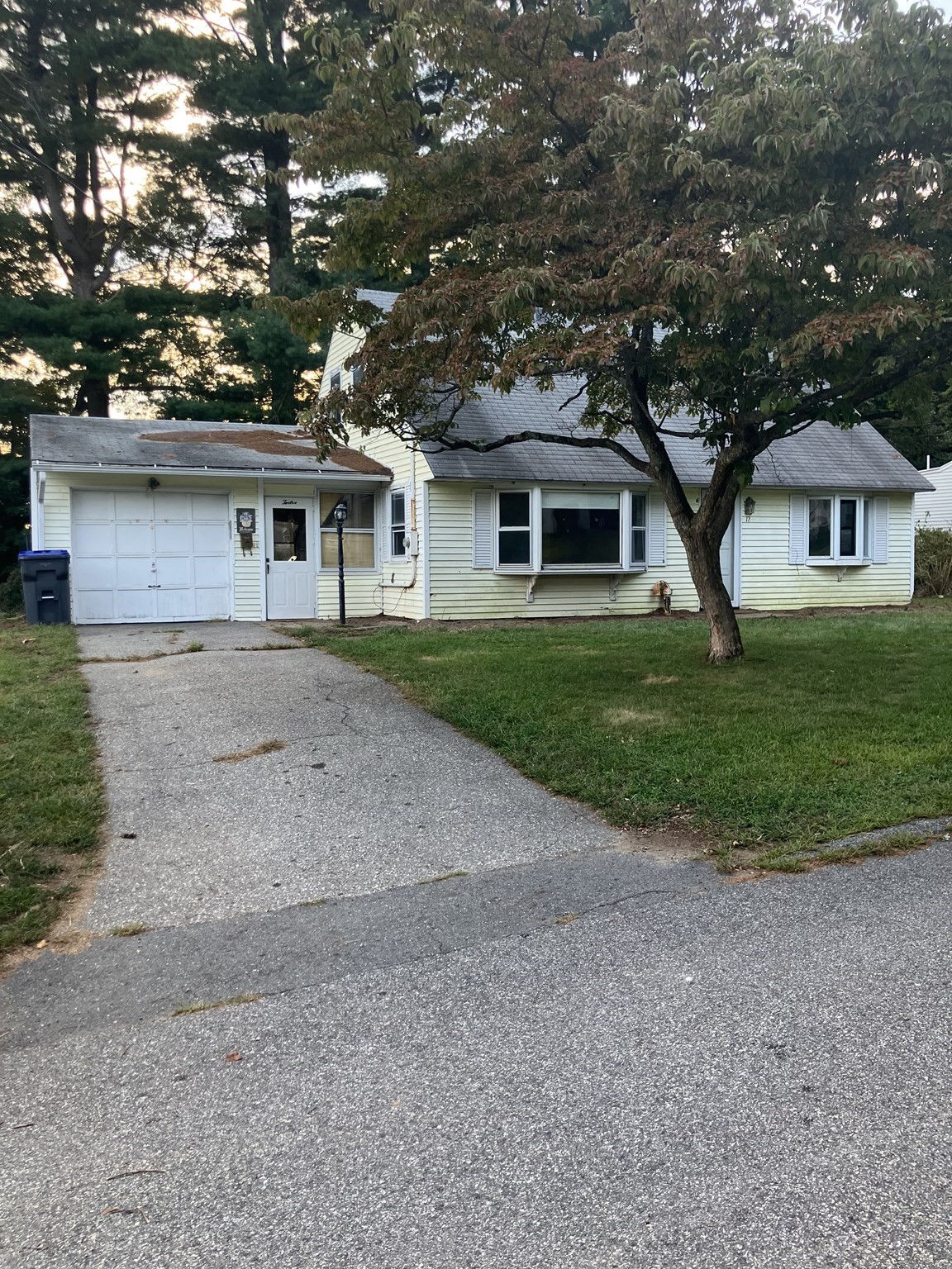 12 Hadley Rd, Methuen, MA 01844