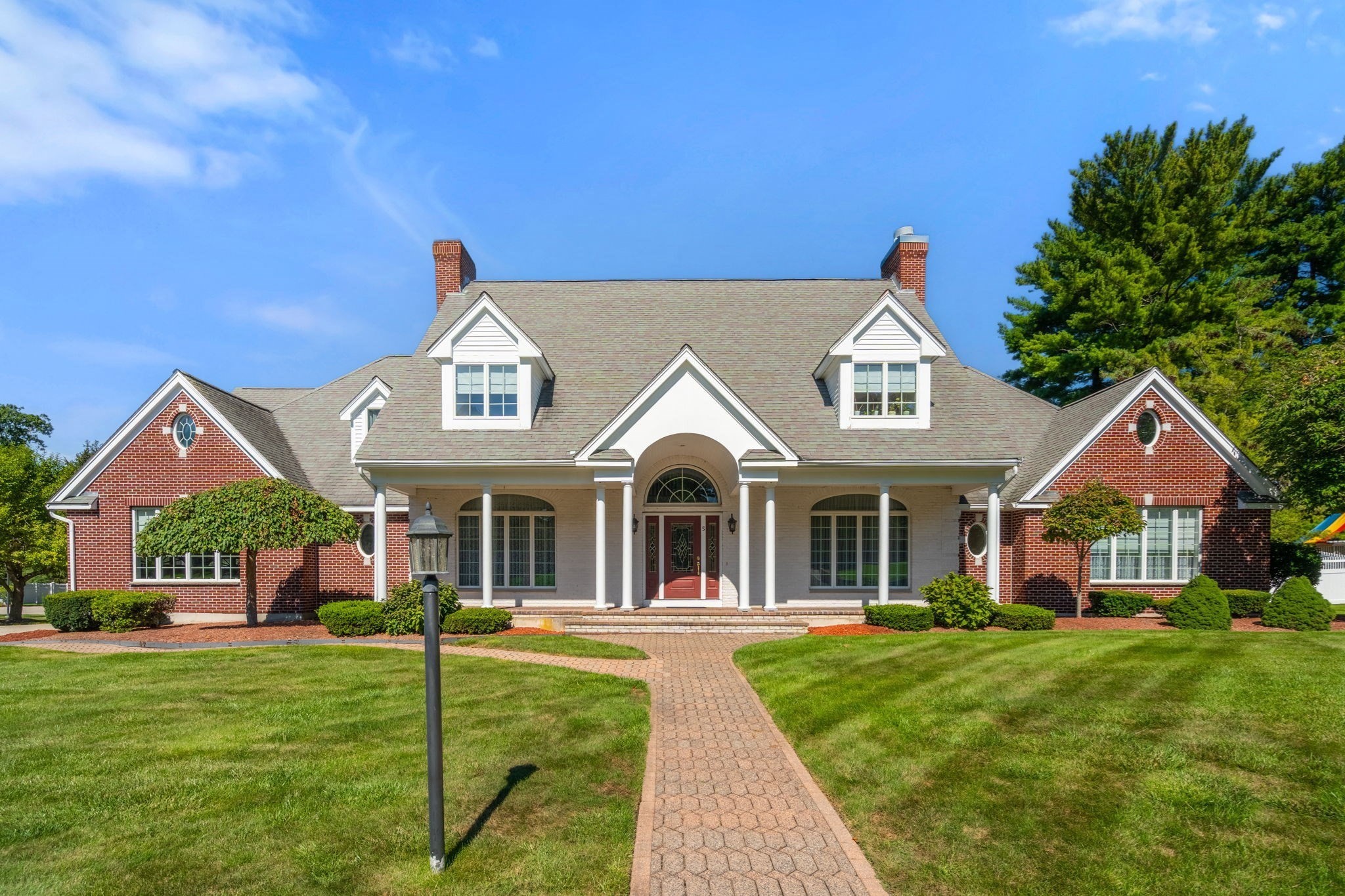 5 Elizabeth Way, Lynnfield, MA 01940