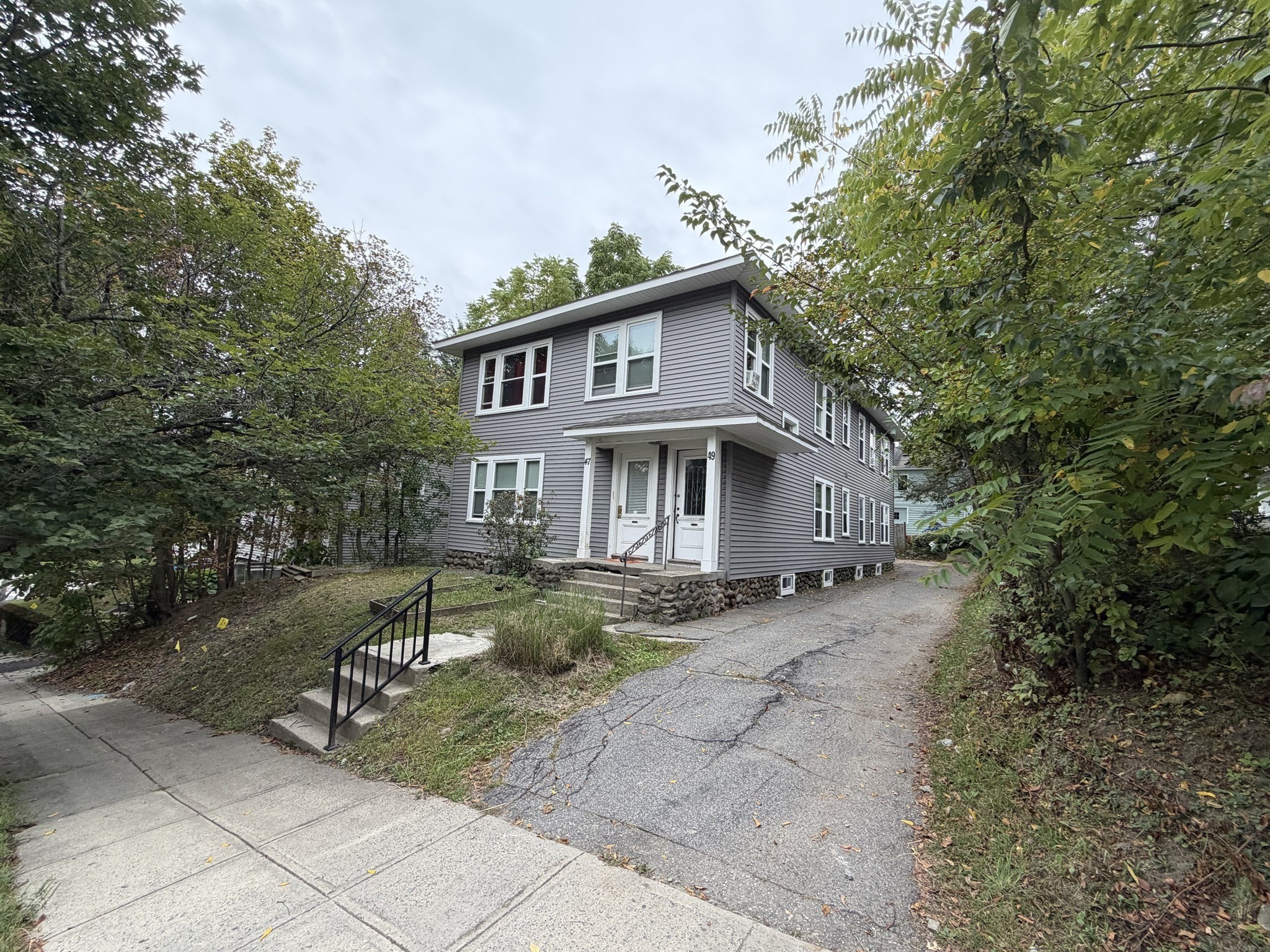 49 Sagamore Rd, Worcester, MA 01609