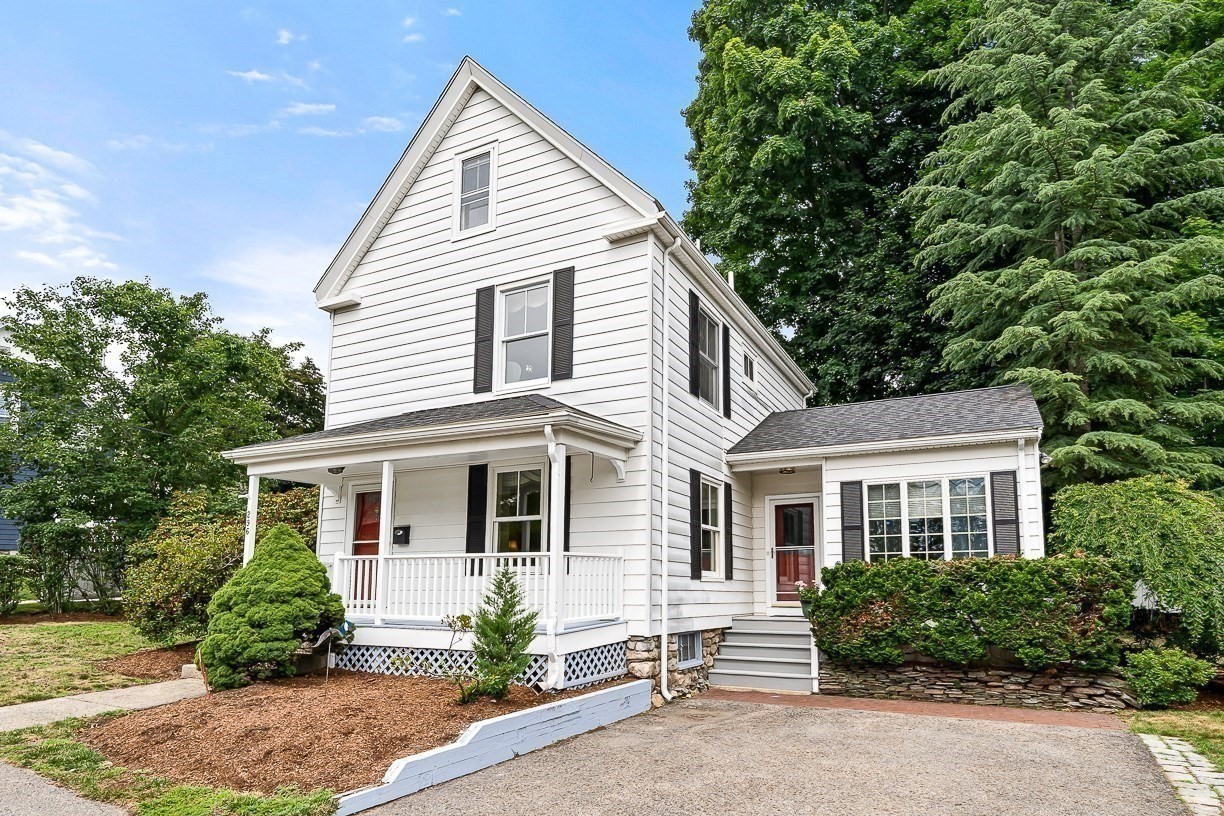 296 Linden St., Wellesley, MA 02481