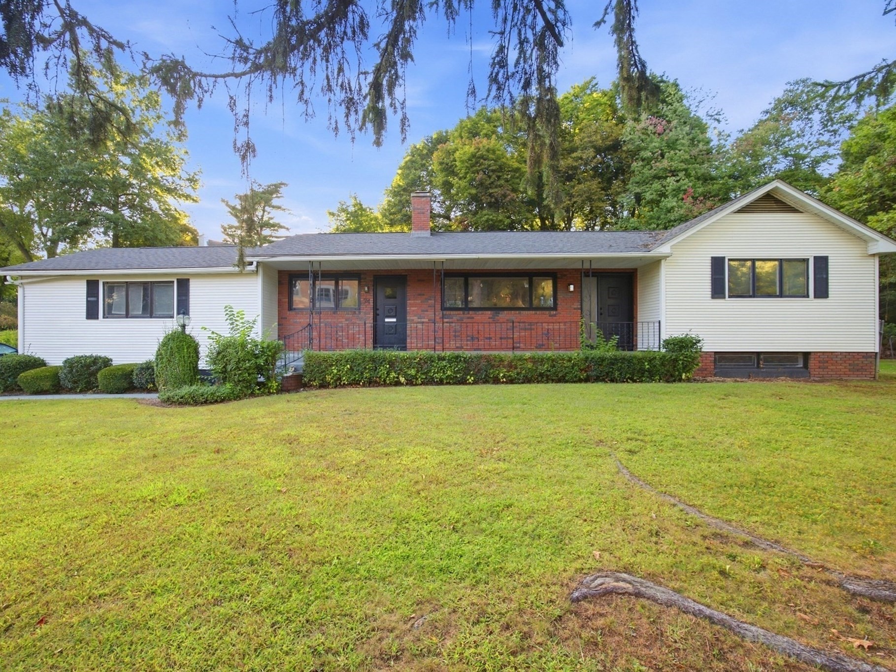 74 Springfield St, Springfield, MA 01107