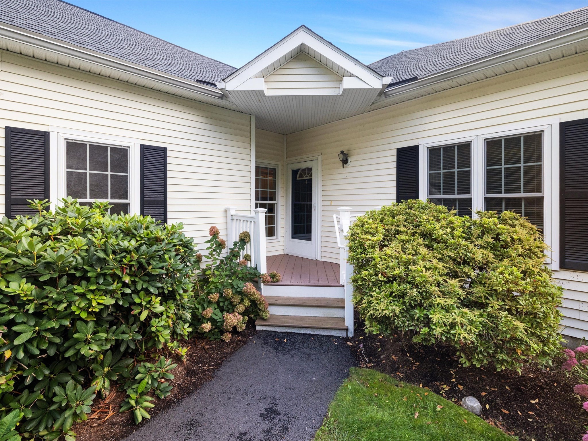 30 William Onthank Ln Unit 30, Southborough, MA 01772