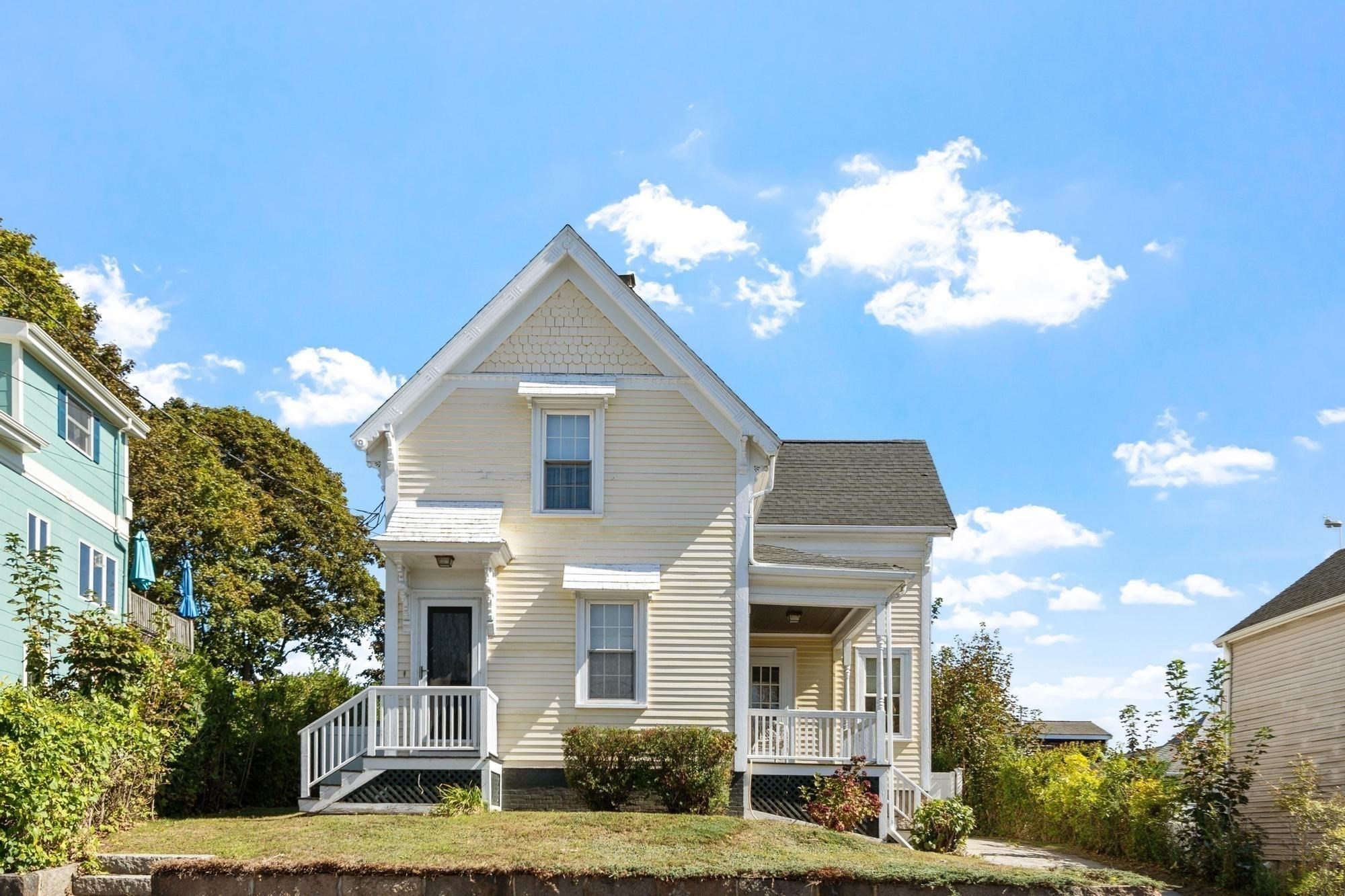 37 Hartz St, Gloucester, MA 01930