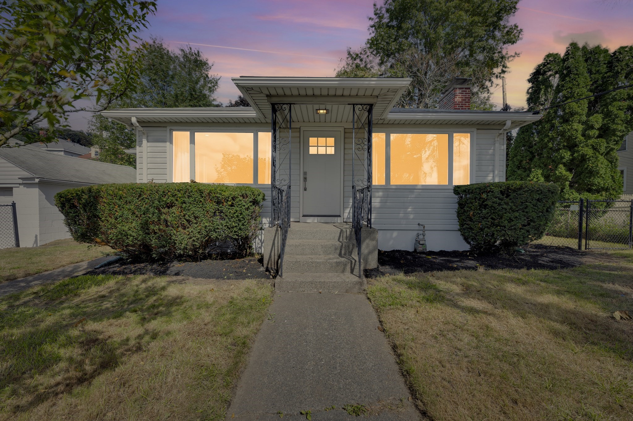 79 Chilmark St, Worcester, MA 01604