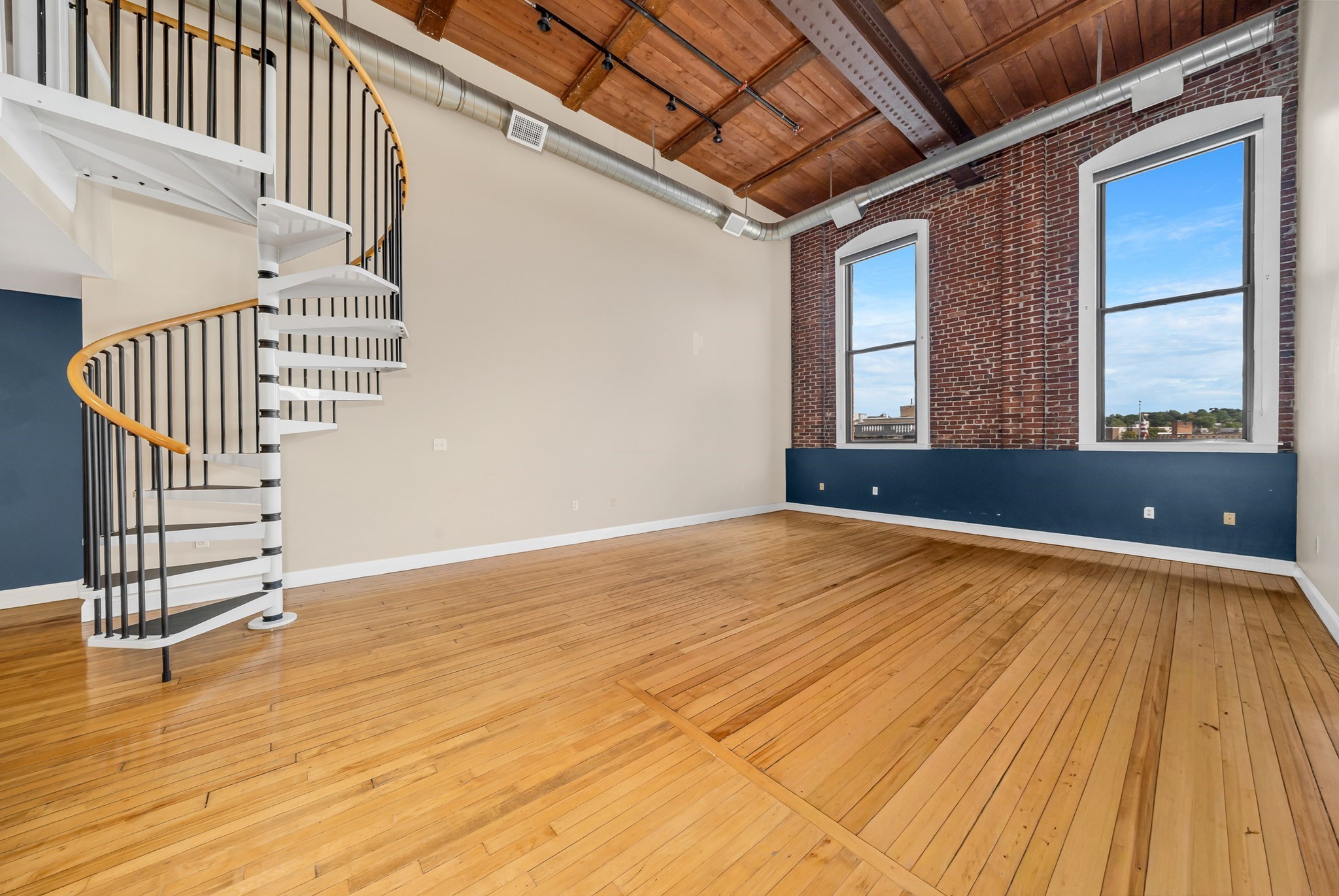 10 Kearney Sq Unit 307, Lowell, MA 01852