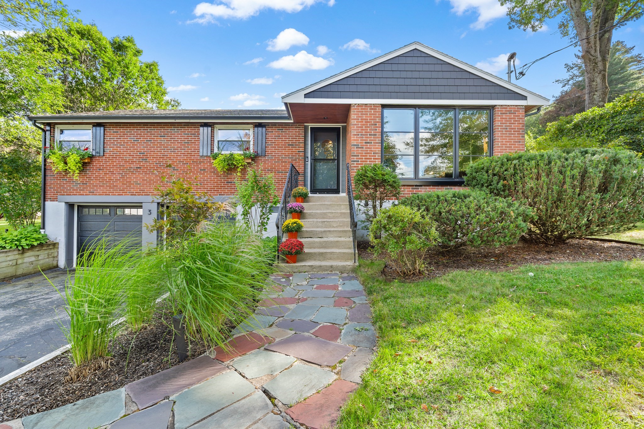 3 Pheasant Lane, Woburn, MA 01801