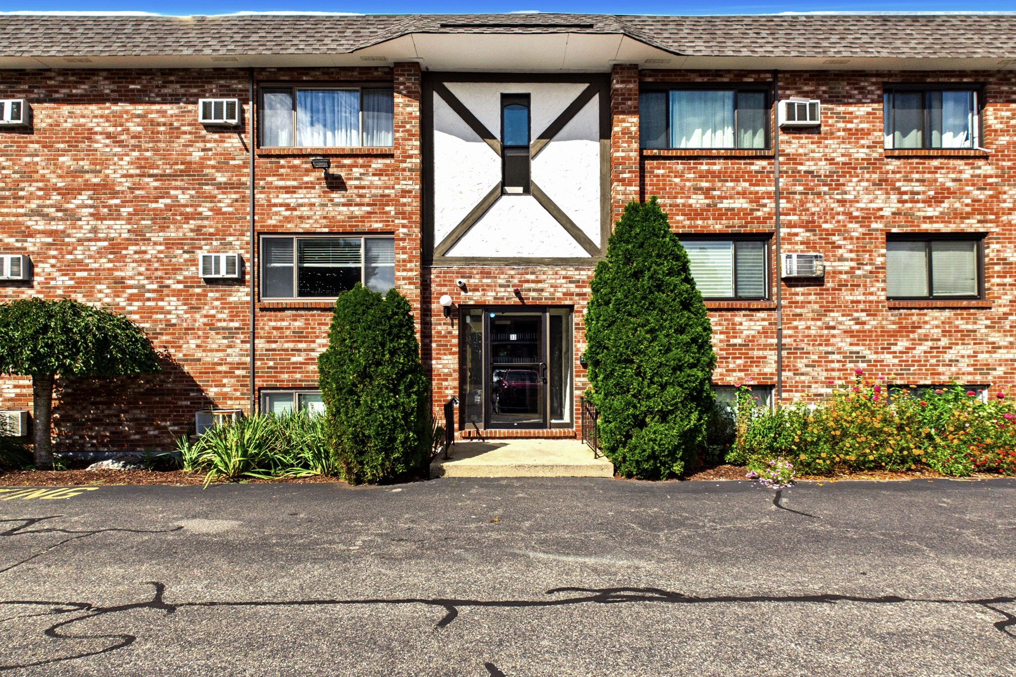 33 McCormick Ter Unit 39, Stoughton, MA 02072