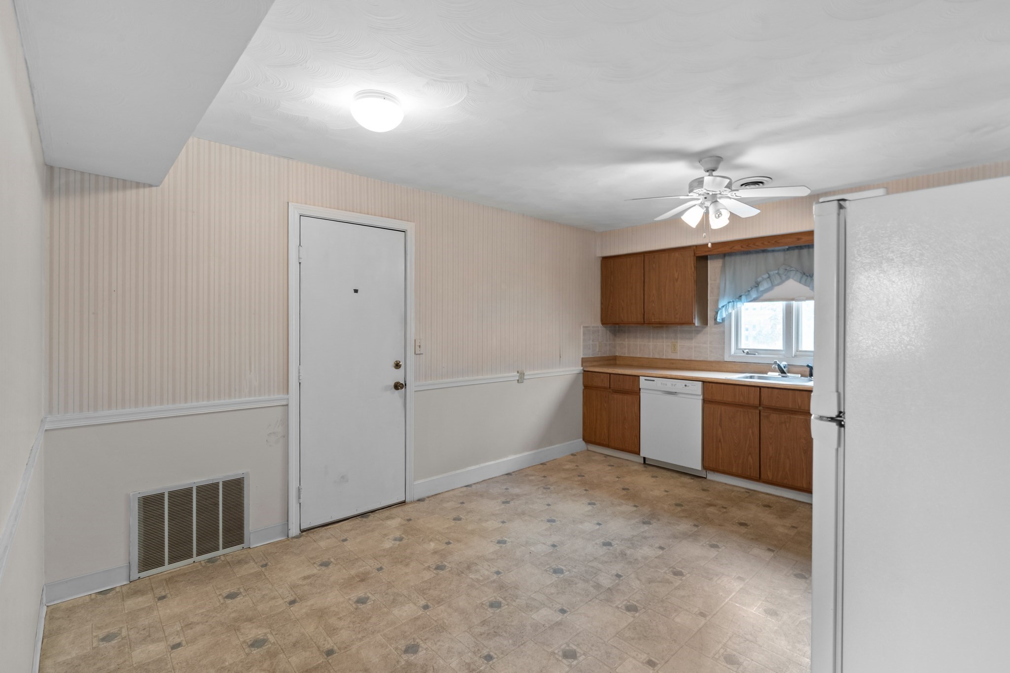 70 North Court Unit F, Fall River, MA 02720 - Image 5